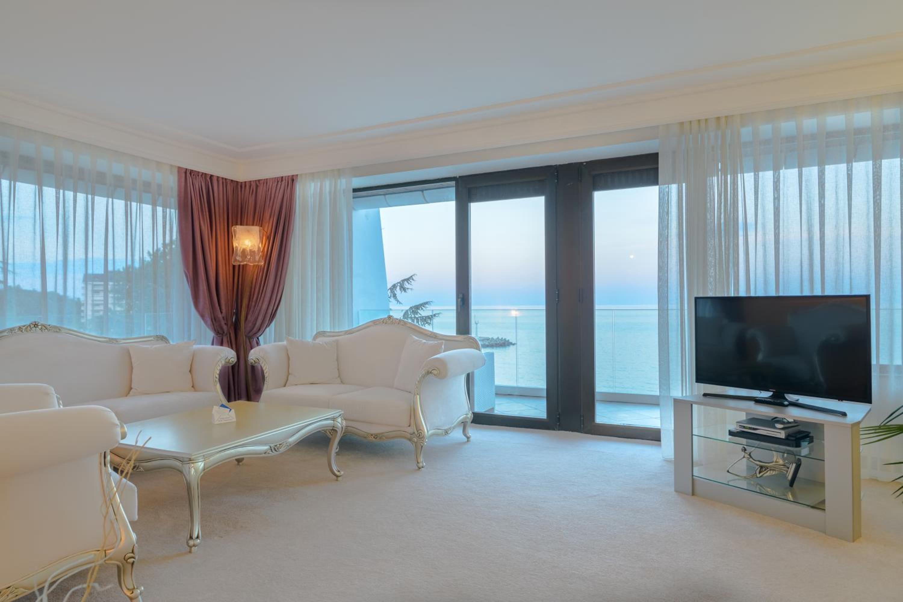 Deluxe Double Room with Balcony and Sea View (2 Adults + 2 Children)