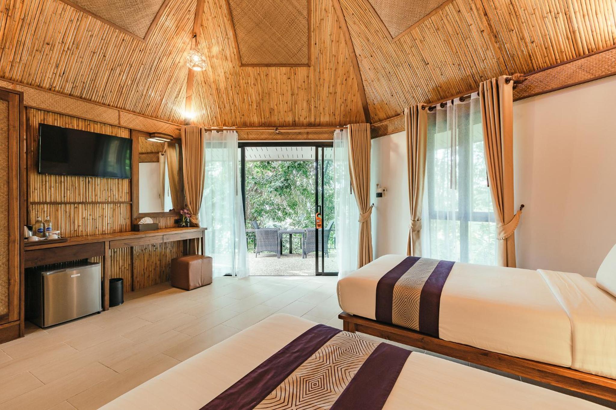Deluxe Twin Room photo 2