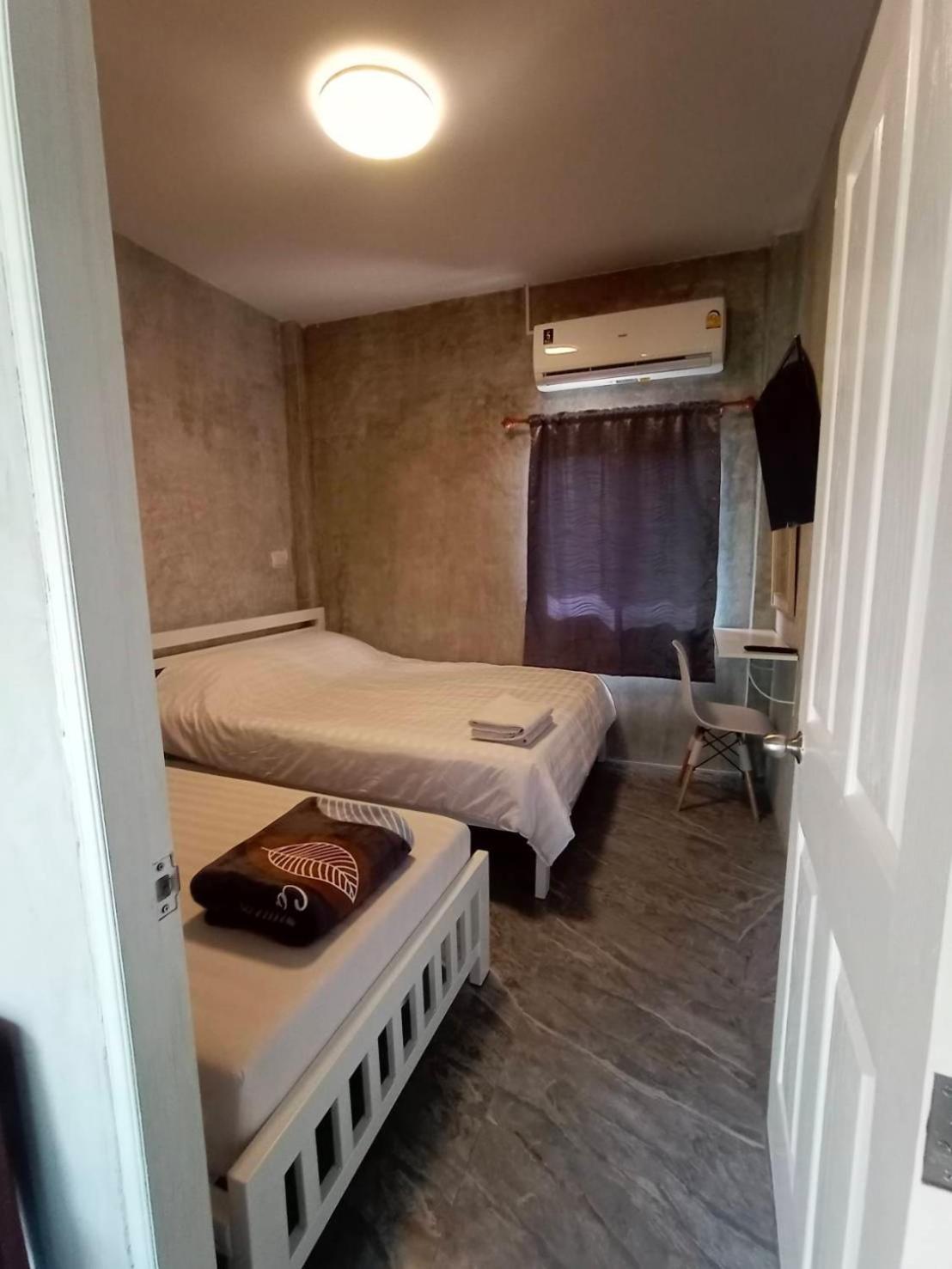 Standard Twin Room - Photo 8