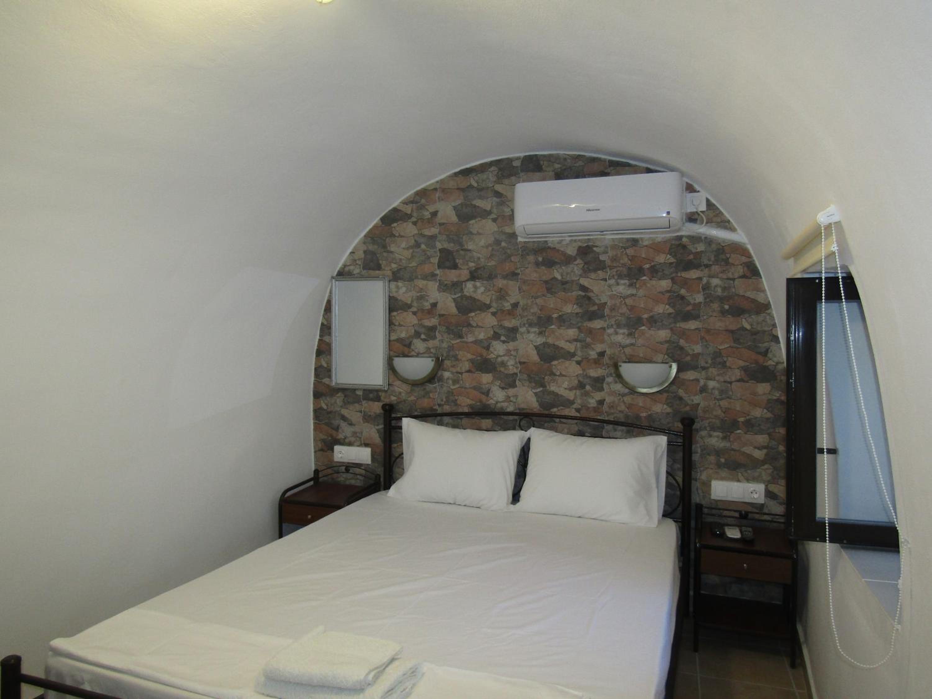 One-Bedroom House - Photo 1