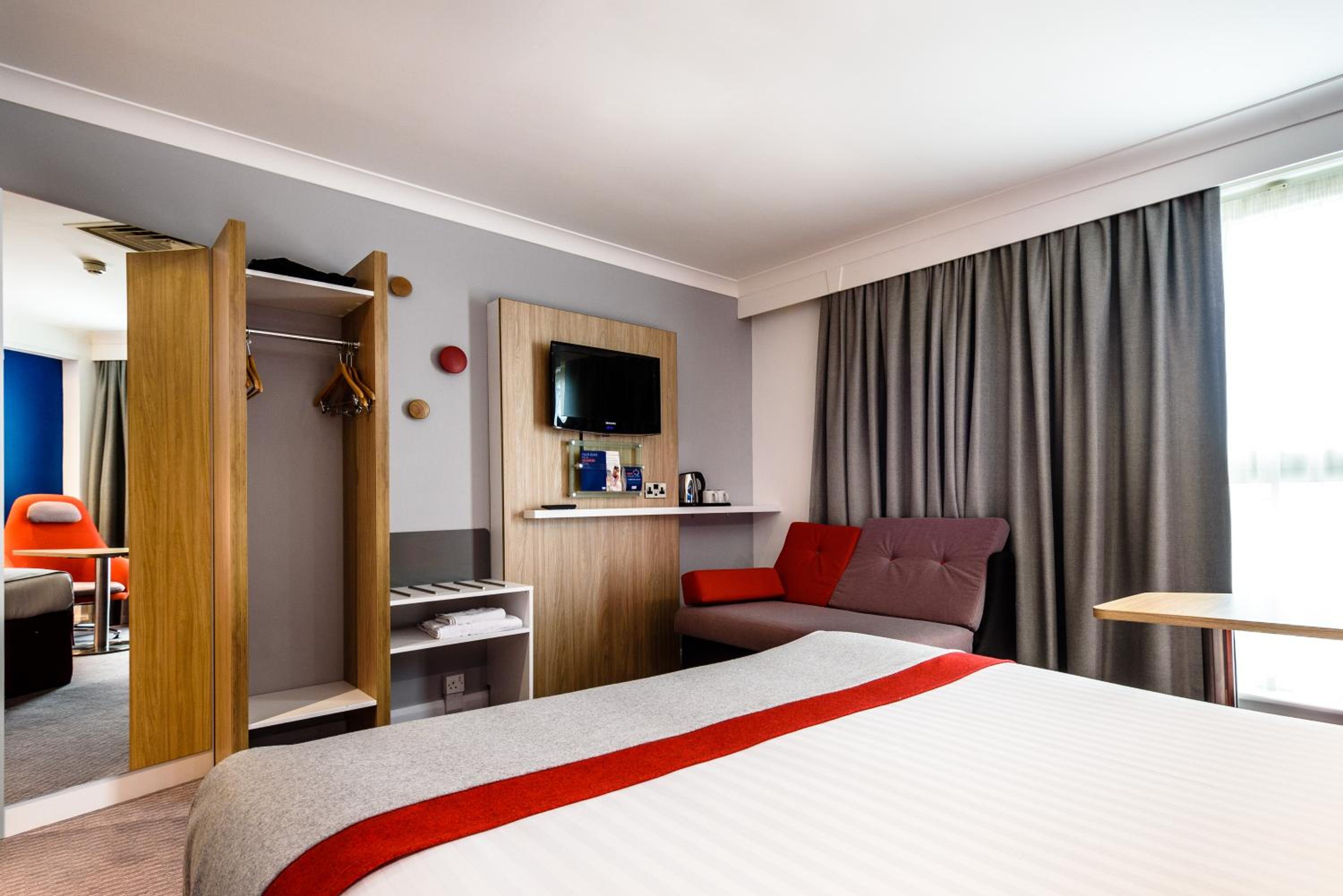 Double Room with Free Hot Breakfast - Accessible
