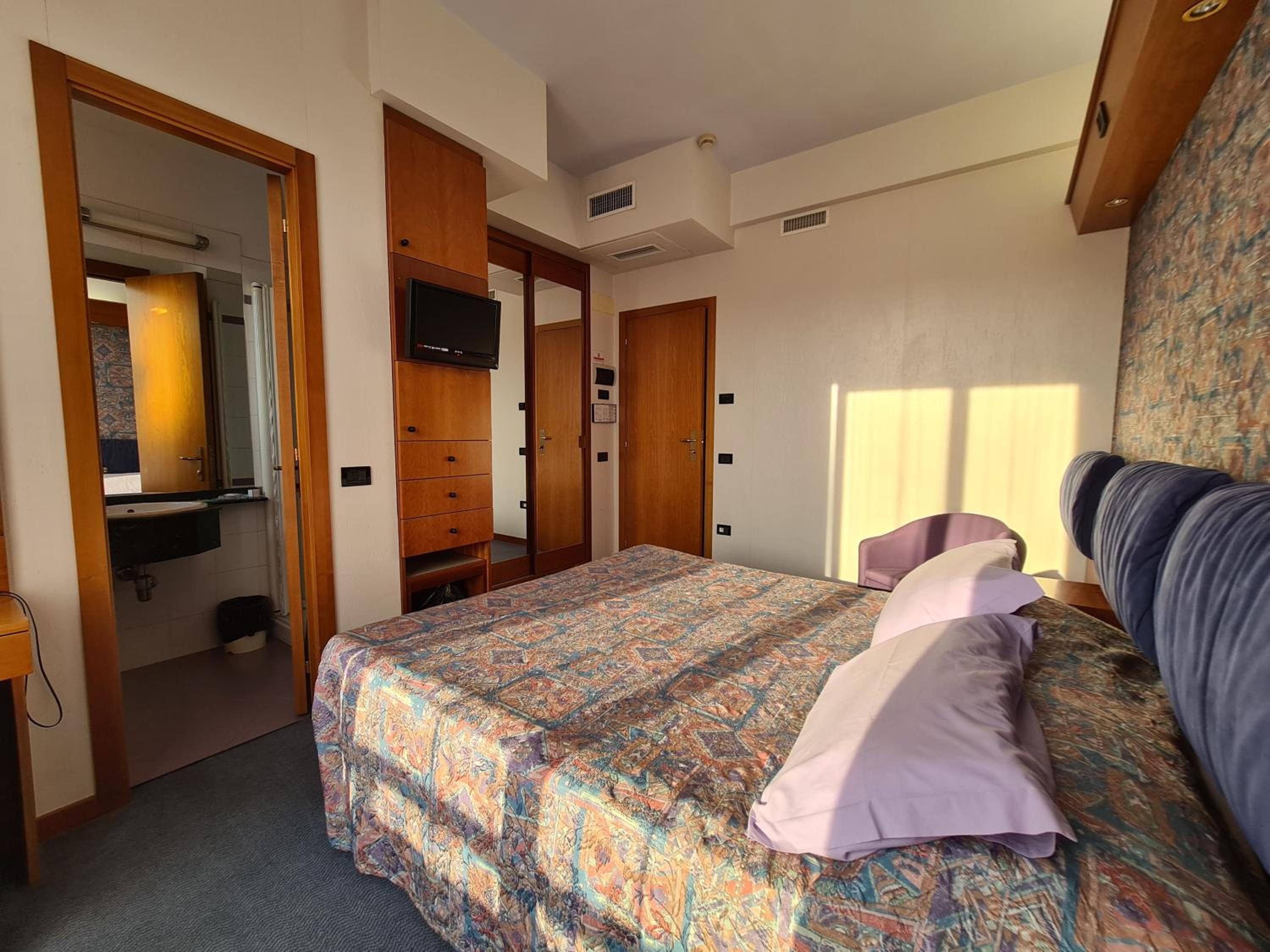 Double or Twin Room photo 1