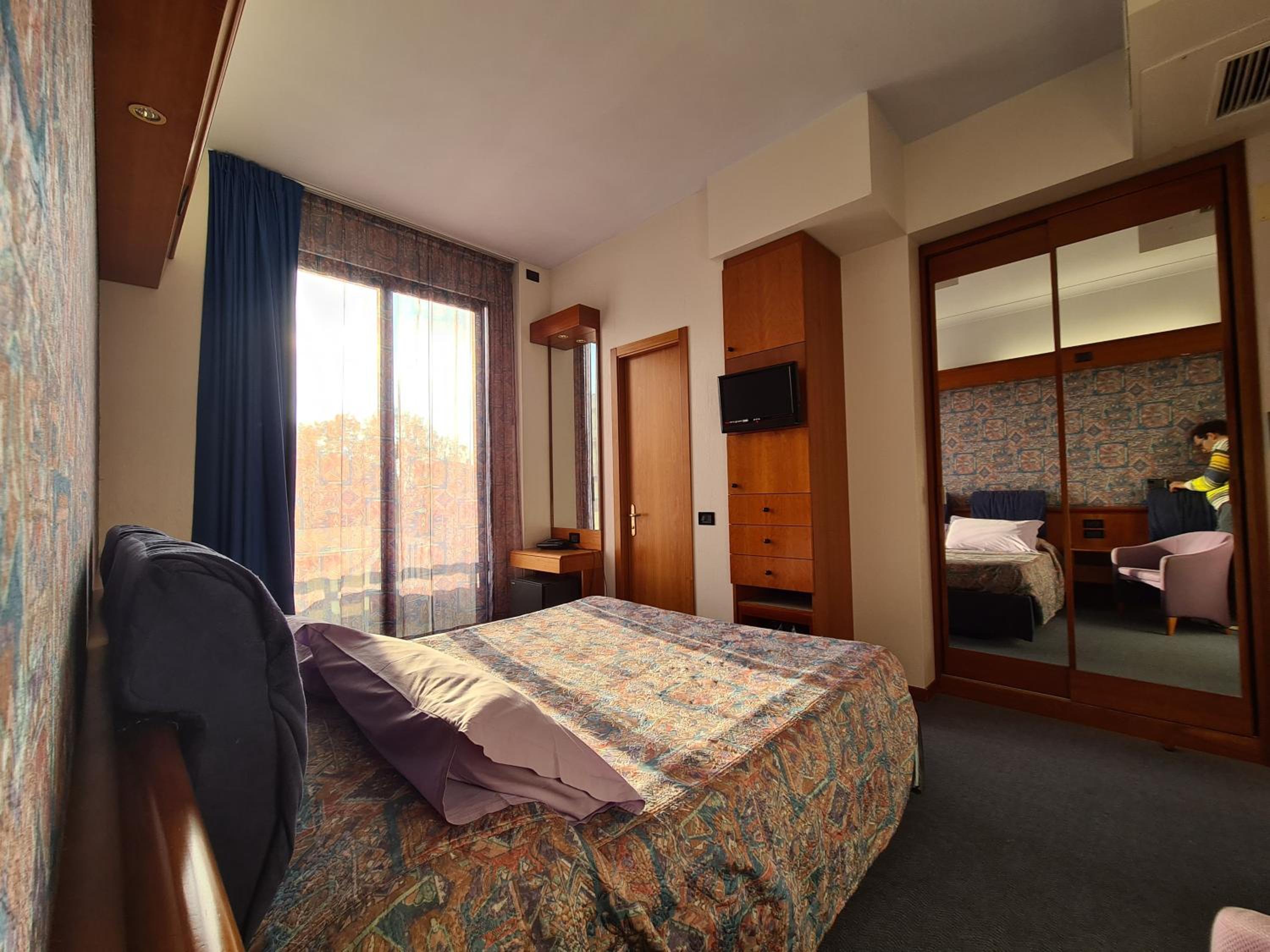 Double or Twin Room photo 3
