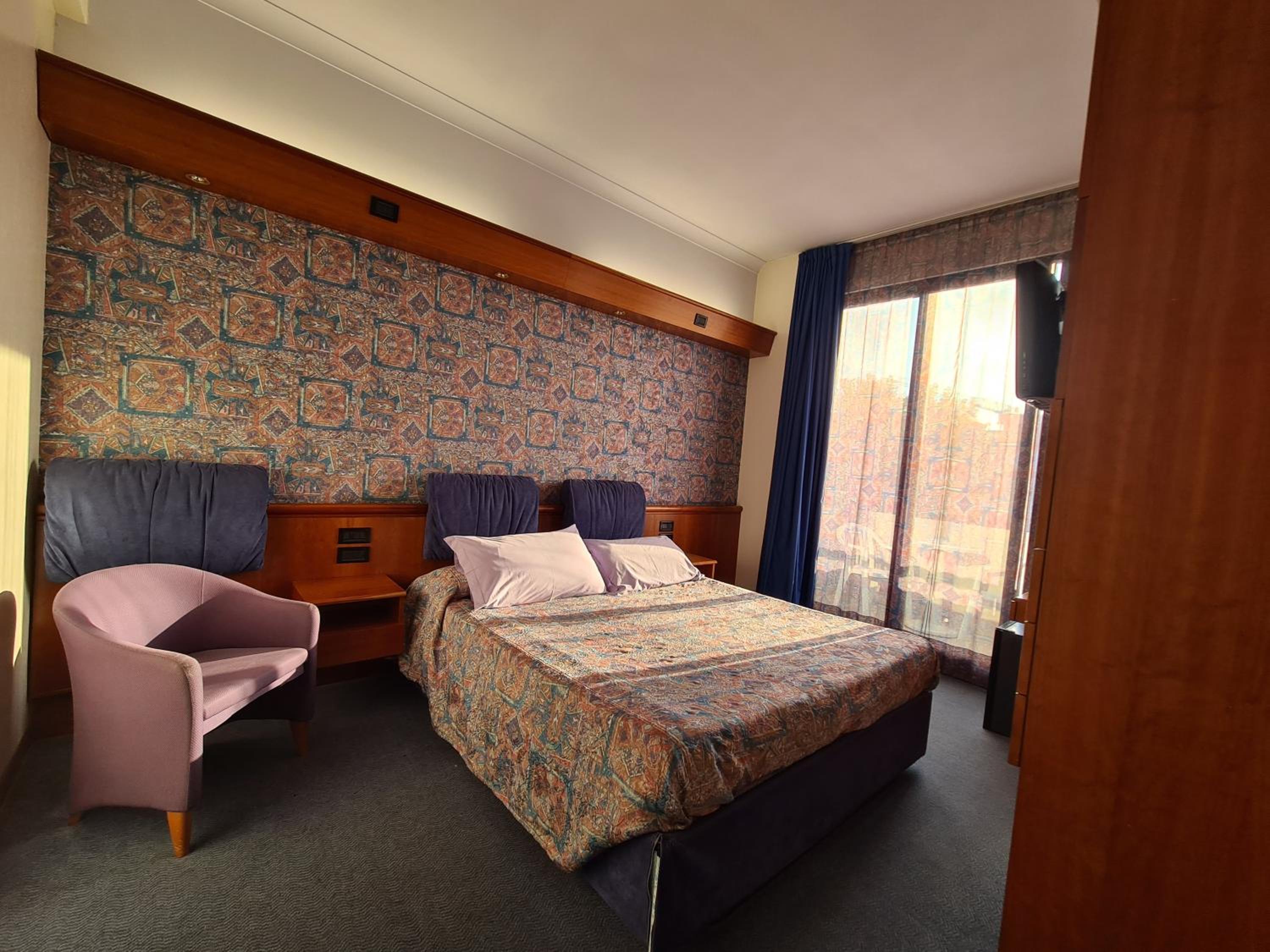 Double or Twin Room photo 2