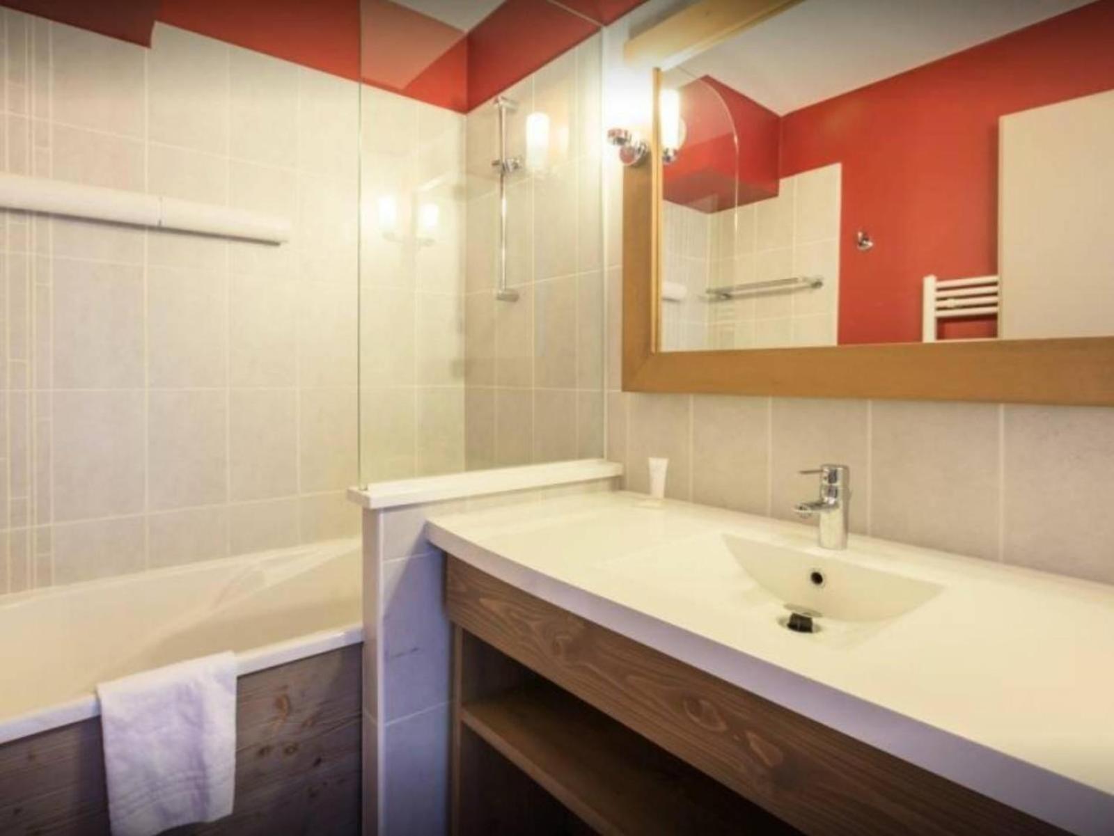 Select One-Bedroom Apartment (5 People) photo 3