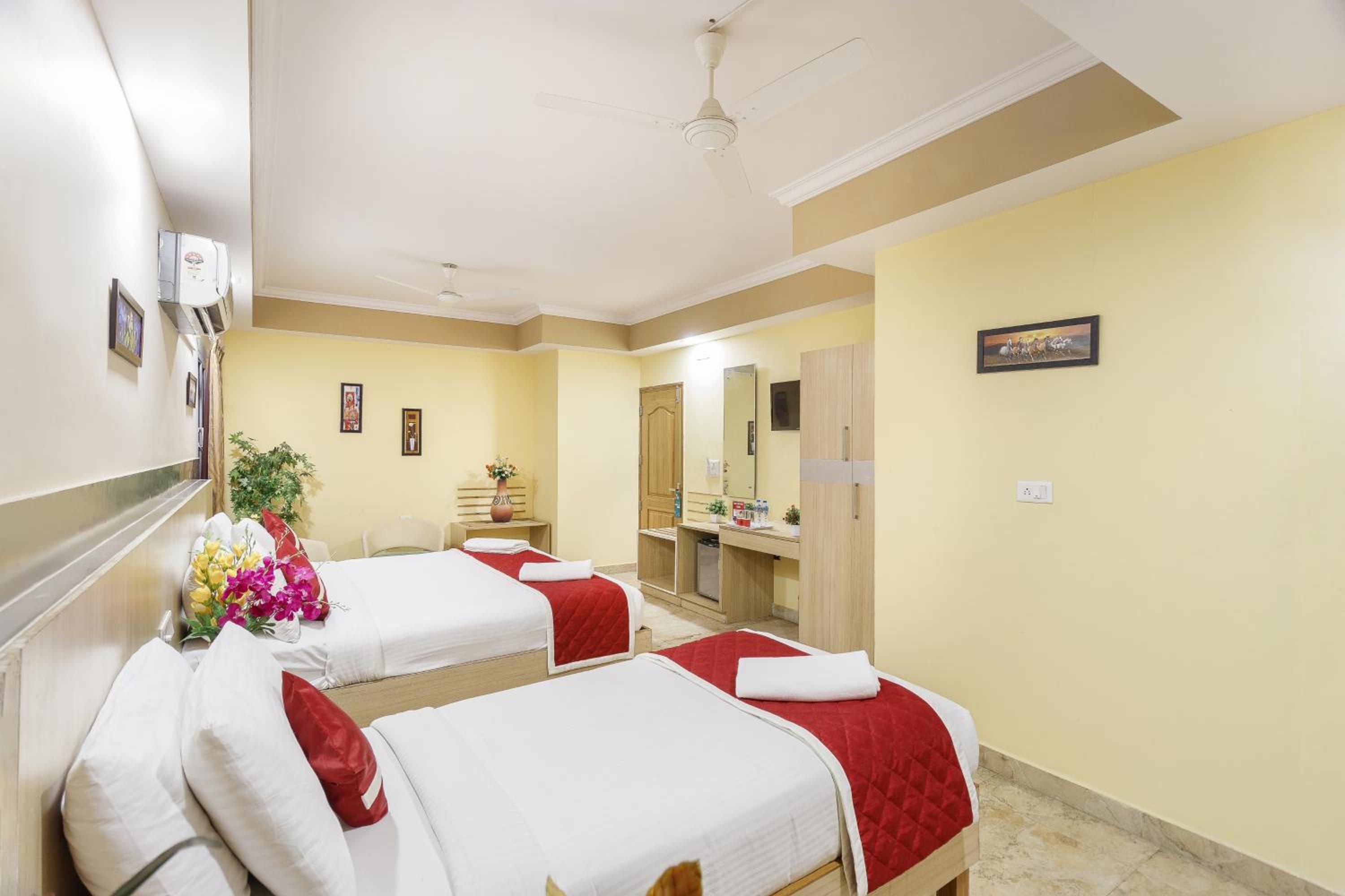 Deluxe Family Room - Photo 1