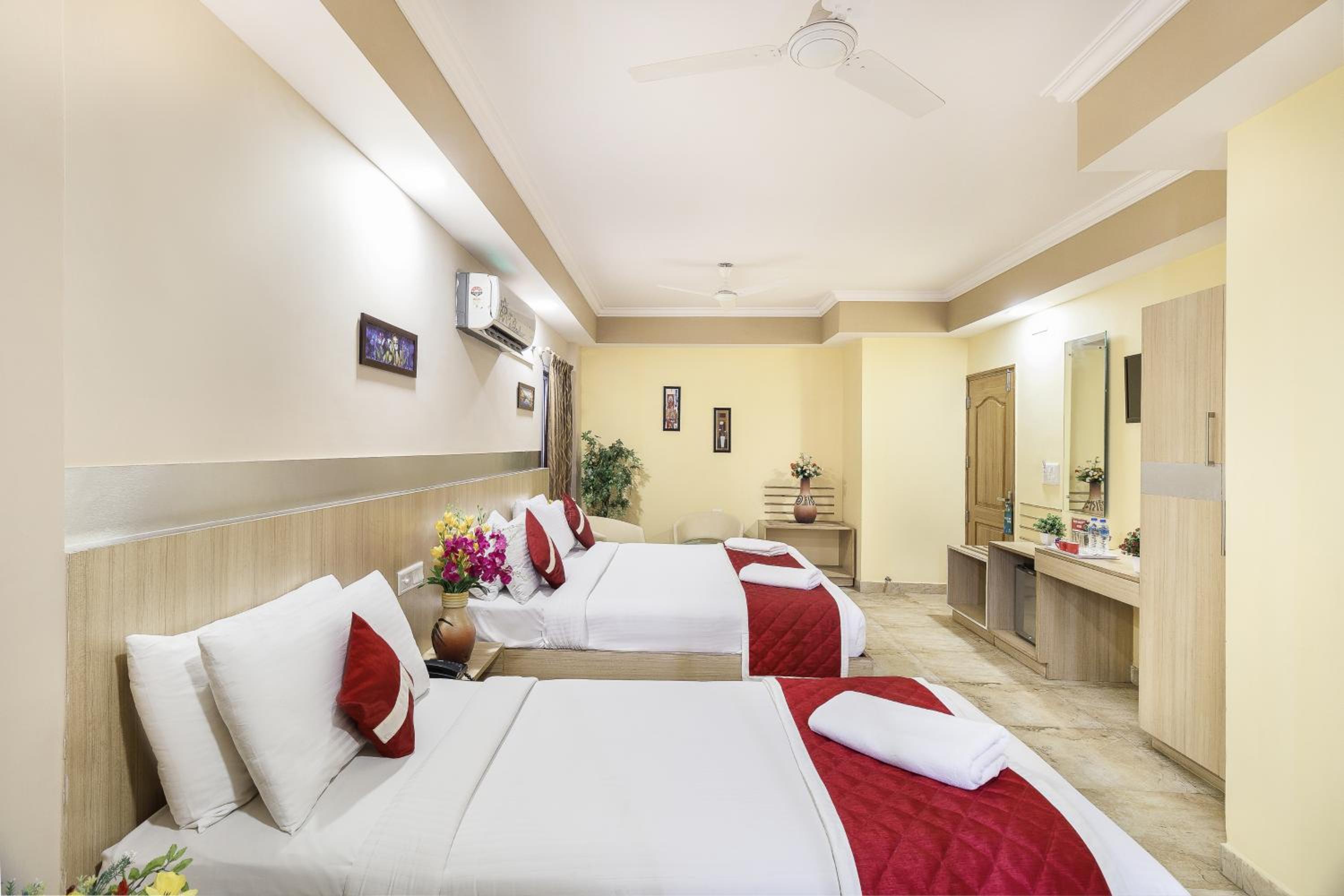 Deluxe Family Room - Photo 10