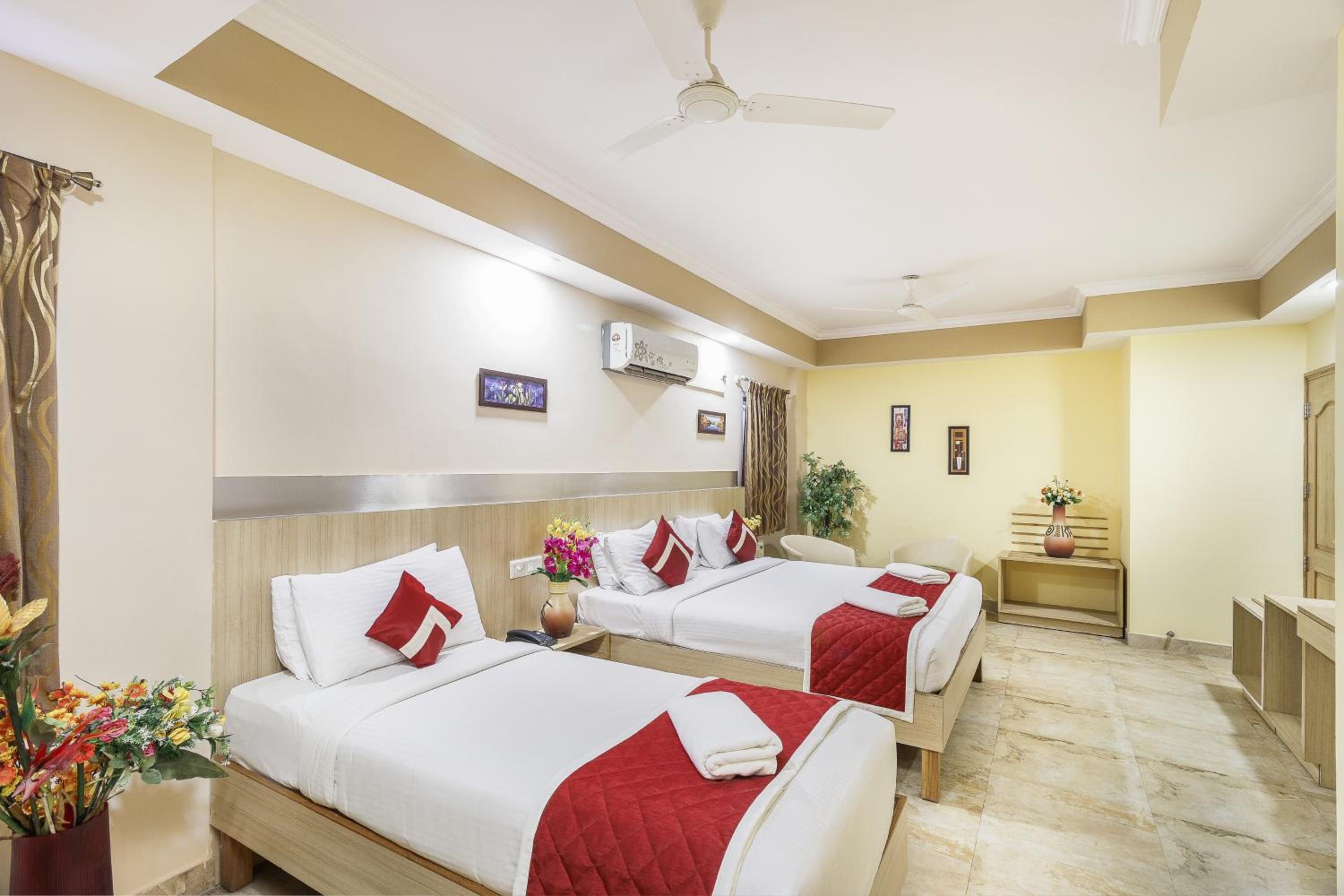 Deluxe Family Room - Photo 7
