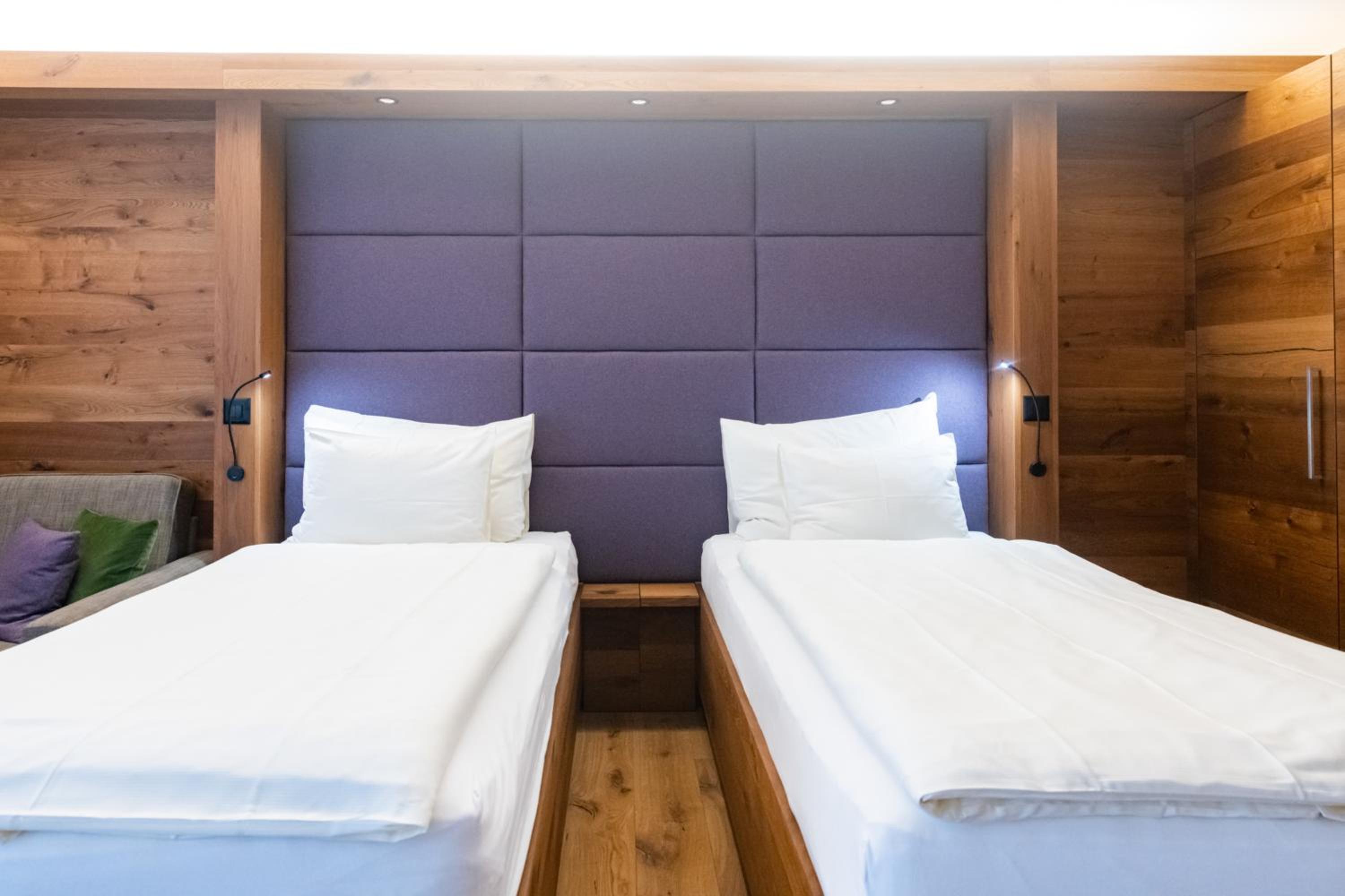 Superior Double Room with Balcony - Photo 3