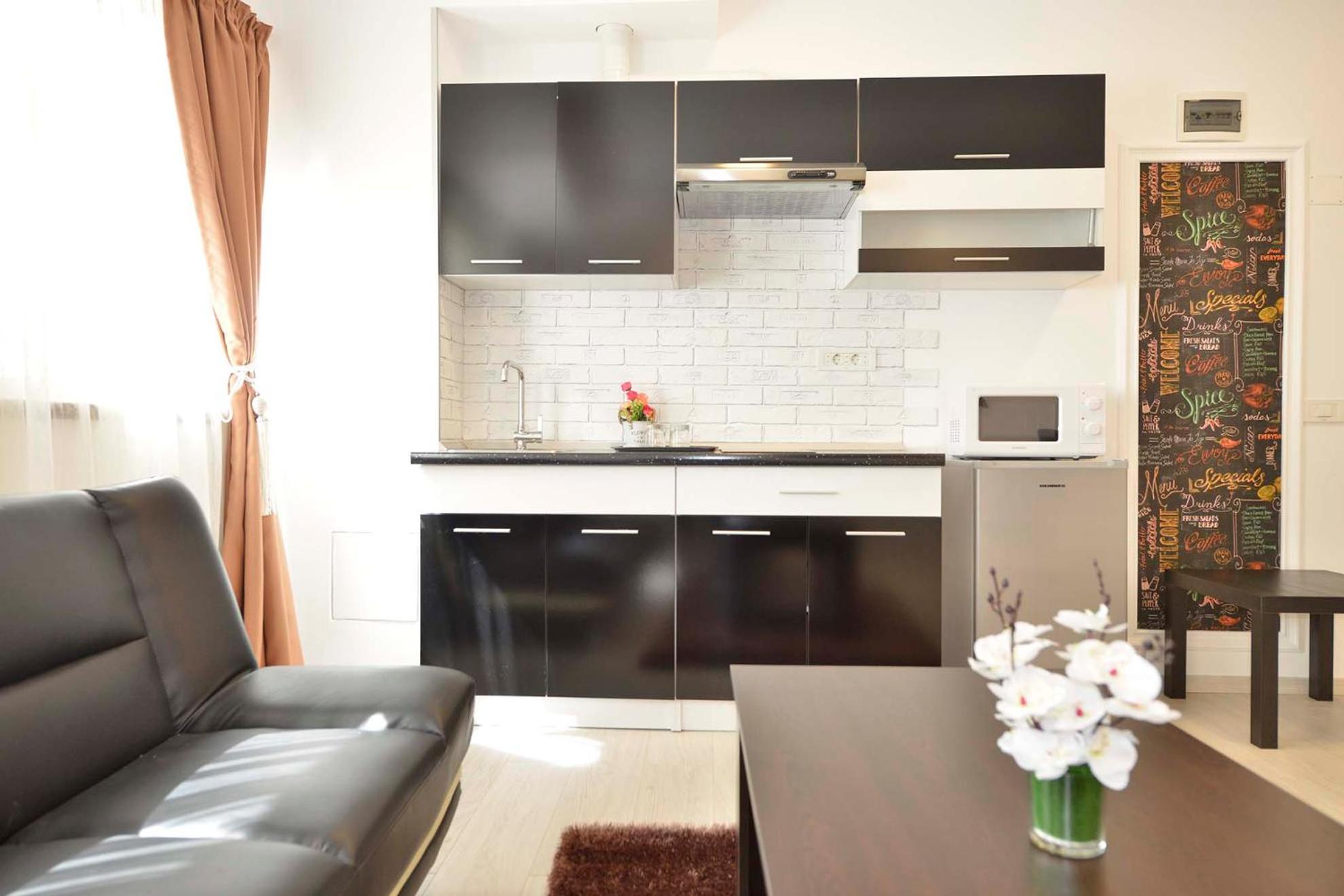 One-Bedroom Apartment - Photo 7