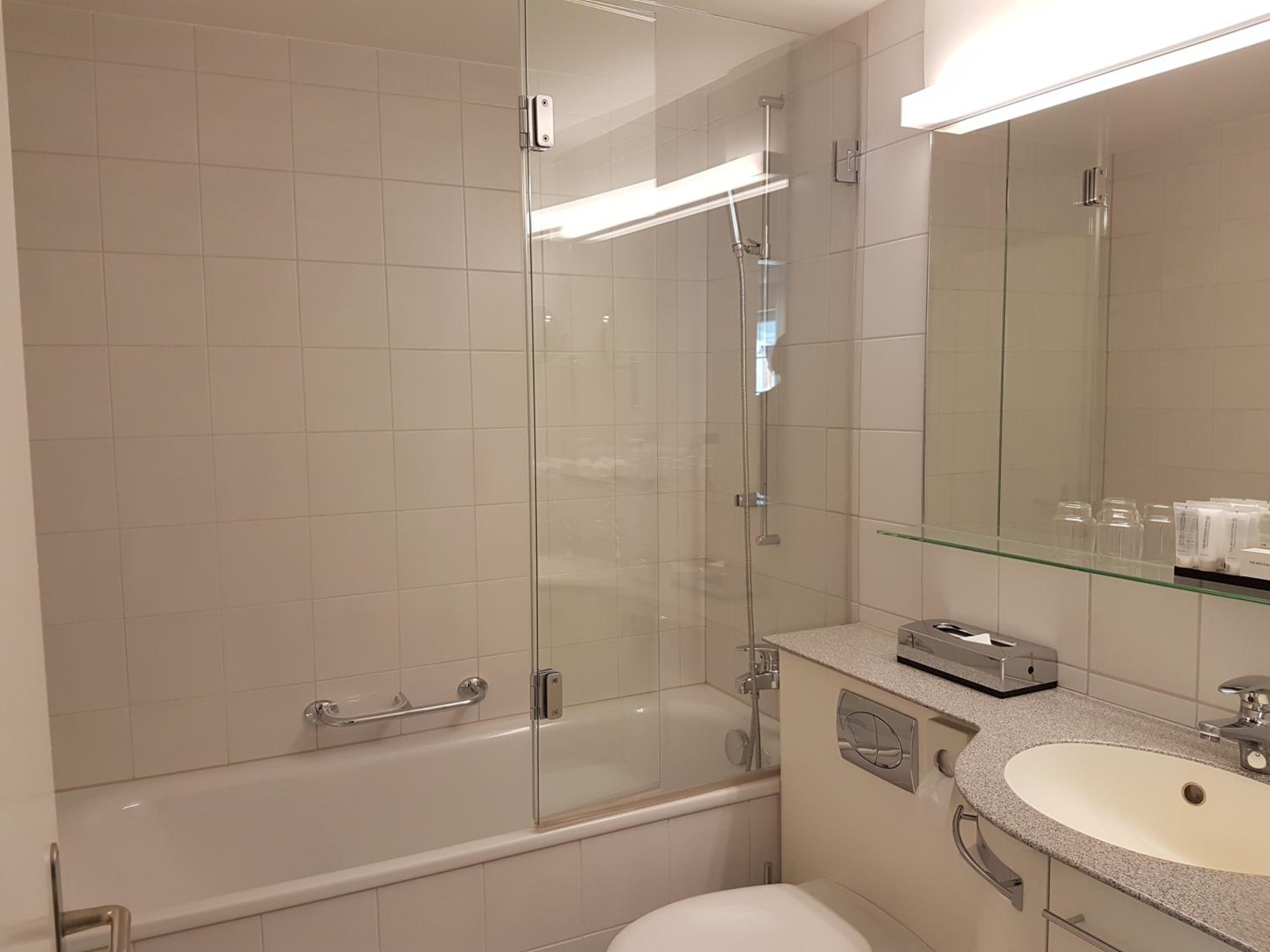 Family Deluxe Room (2 Adults + 2 Children) - Photo 4