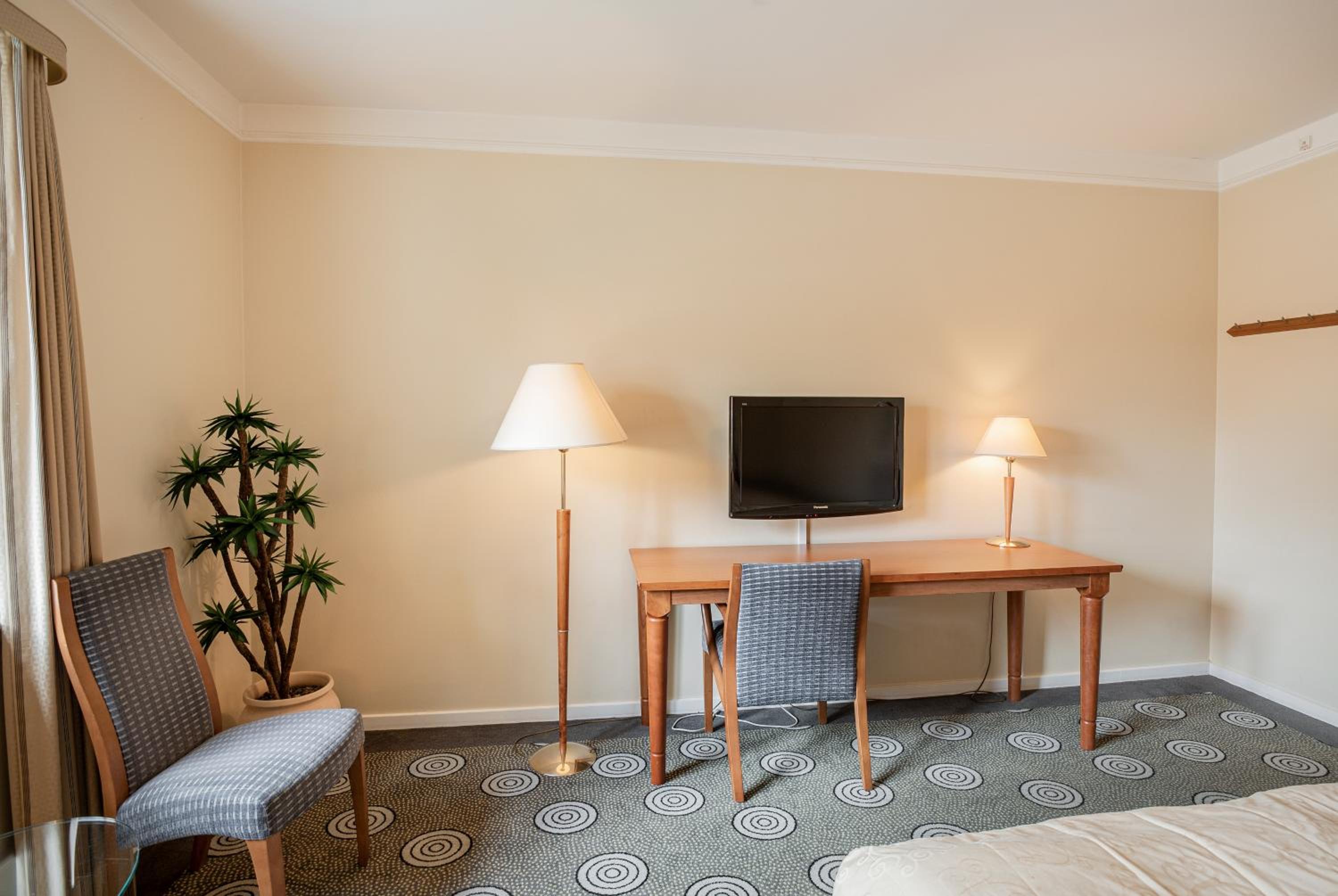 Double Room - Main Building thumbnail 6