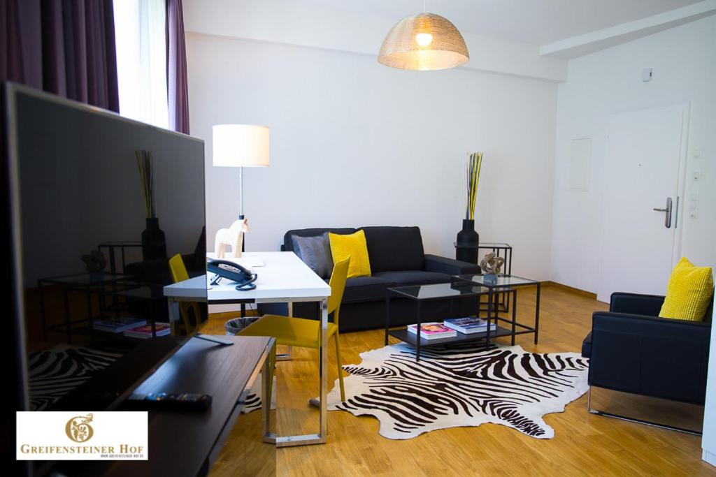 One-Bedroom Apartment - Photo 4