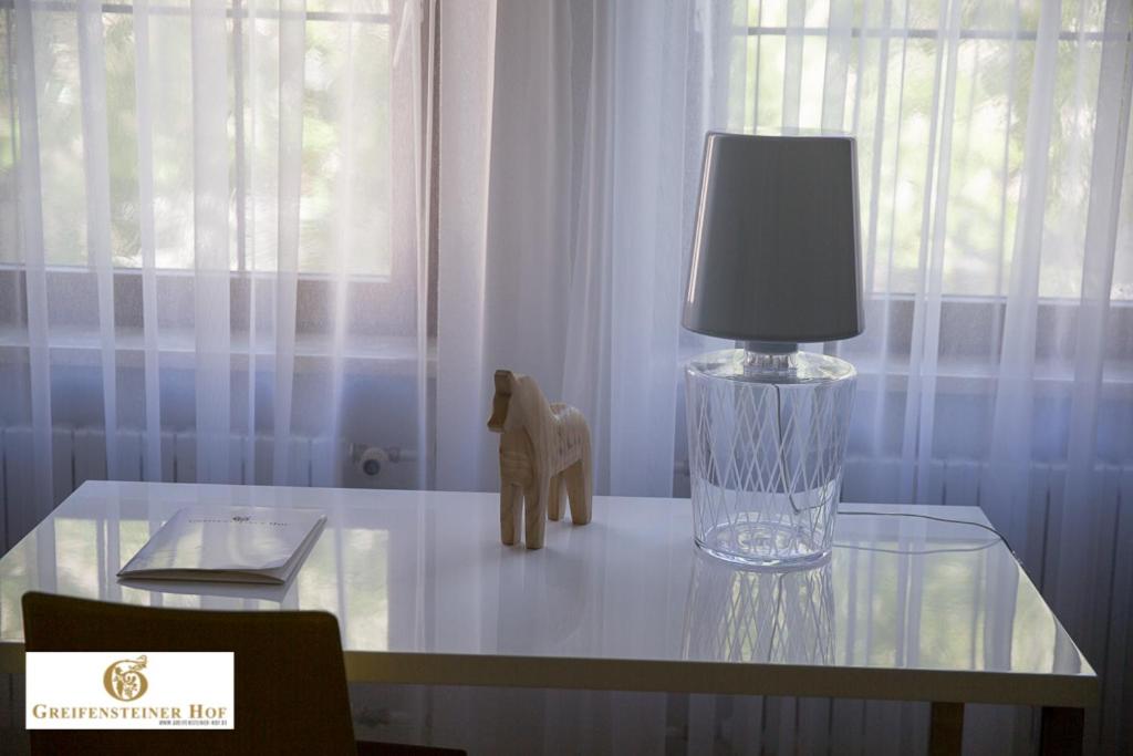 One-Bedroom Apartment - Photo 2