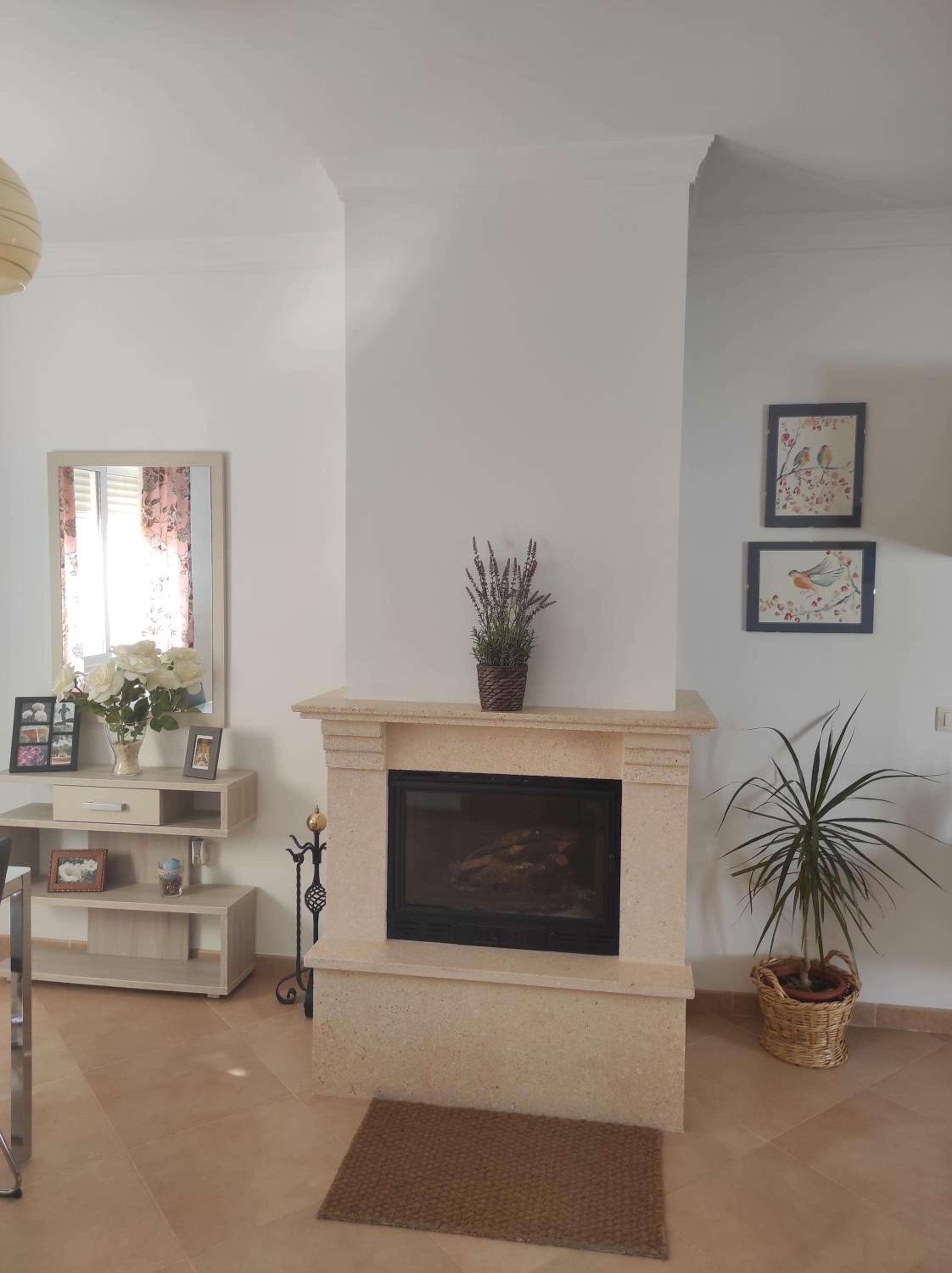 Three-Bedroom House - Photo 3