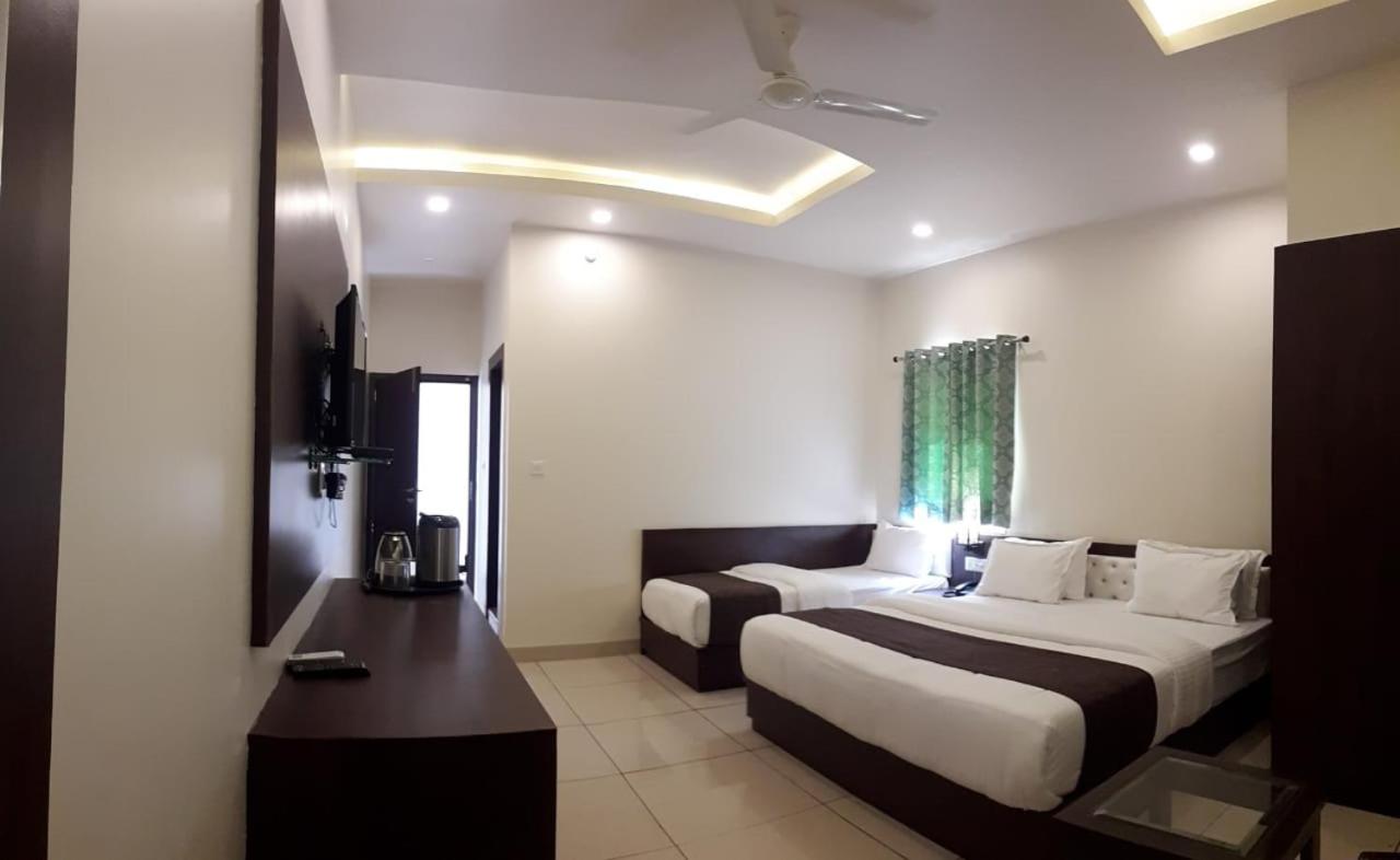 Luxury Triple Room