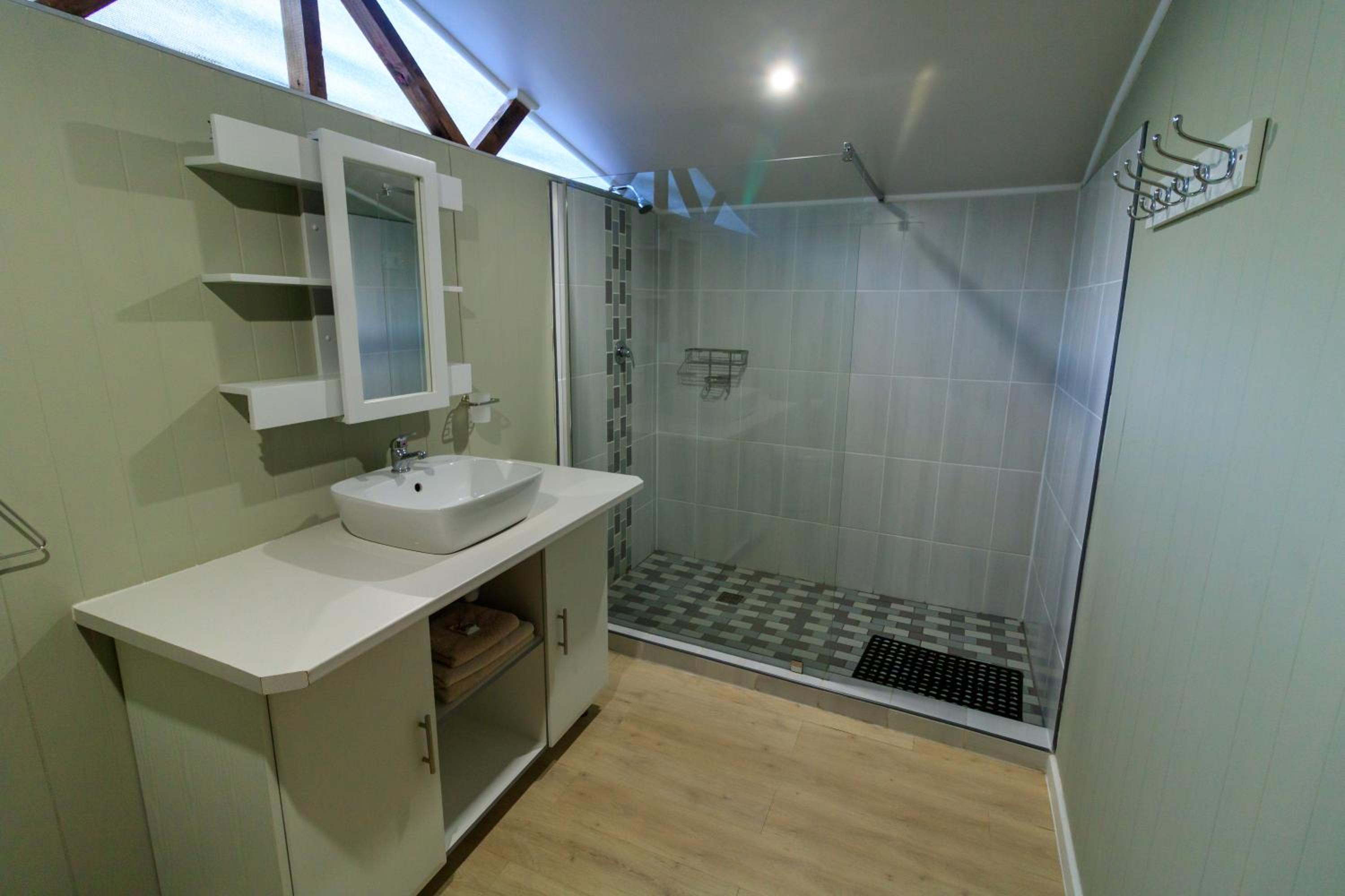 Chalet with private bathroom - Photo 5