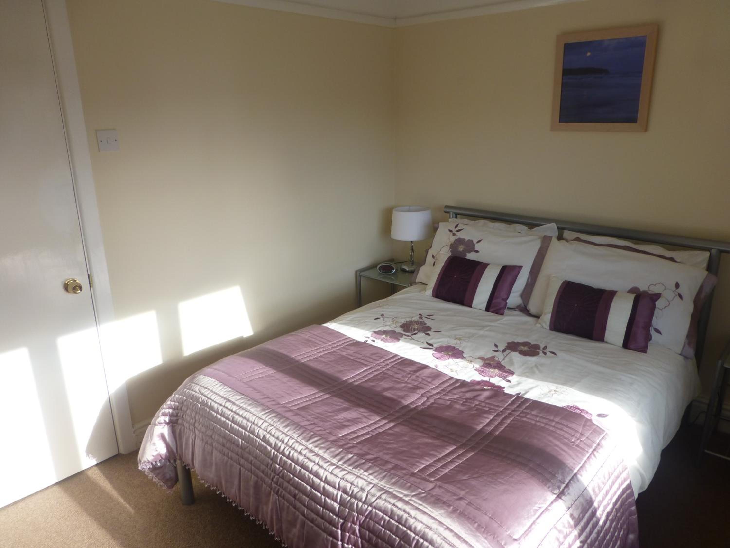 Small Double Room With Private External Bathroom photo 3