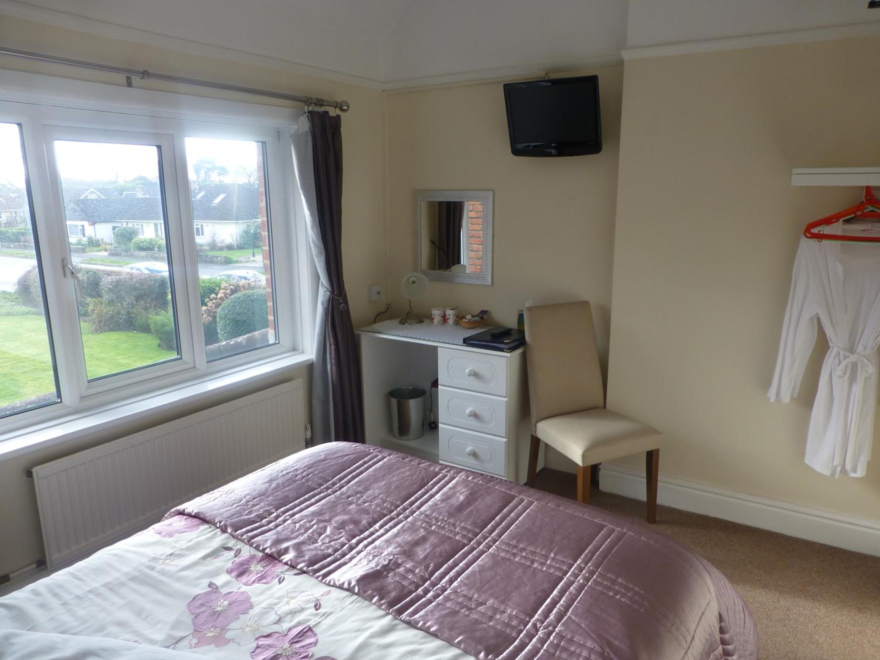 Small Double Room With Private External Bathroom photo 2