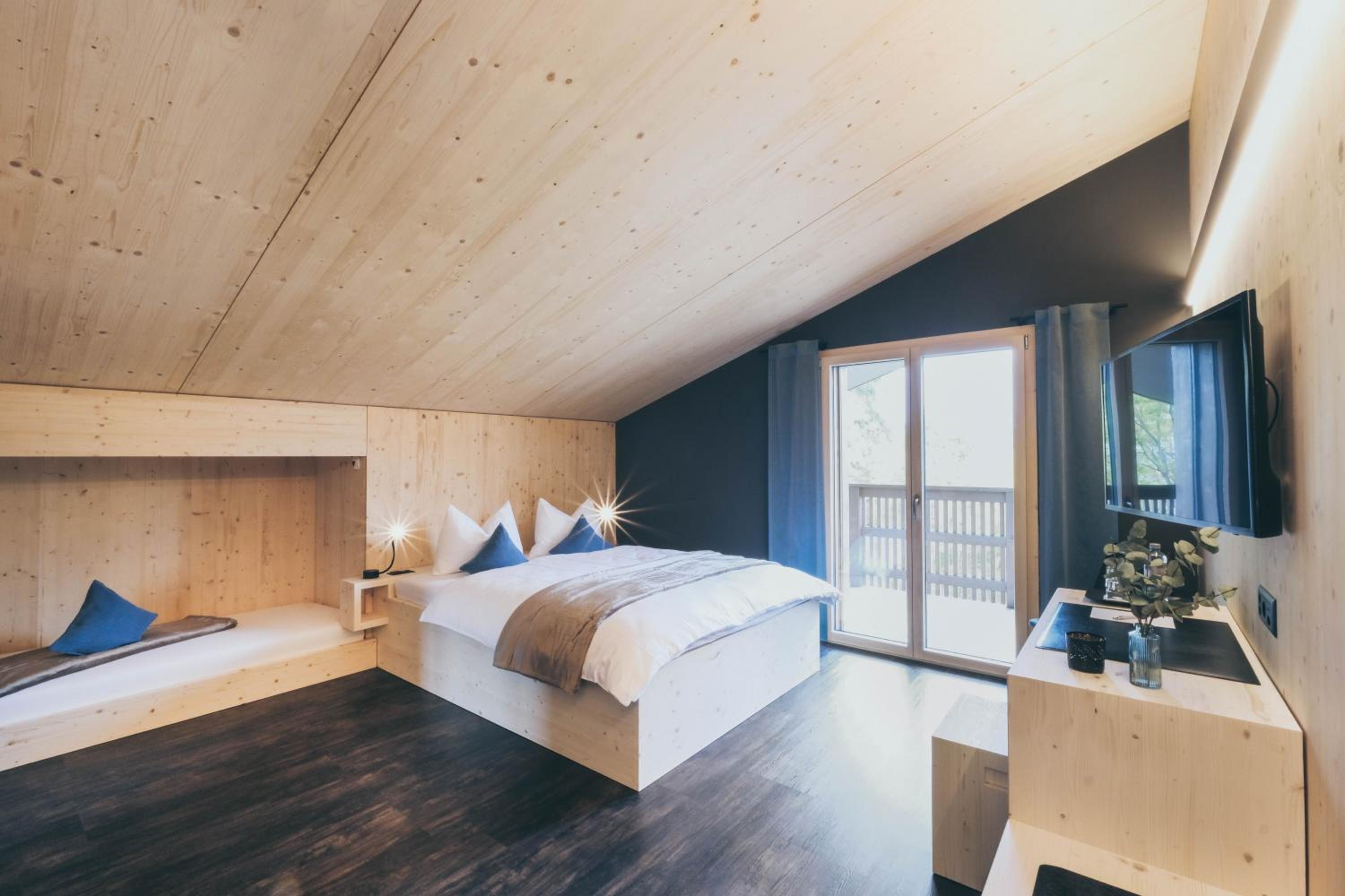 Double Room with Extra Bed - Photo 1