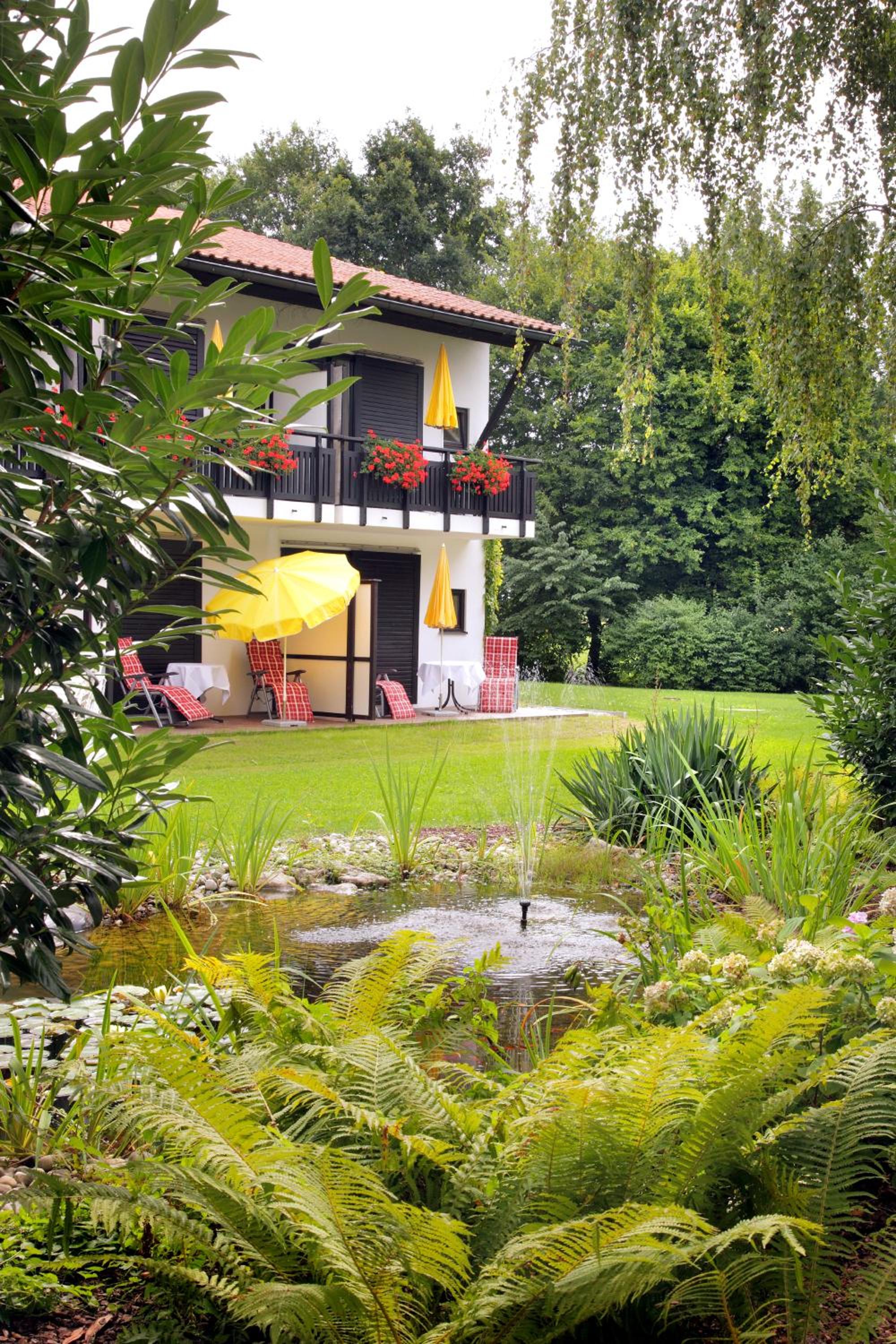 Double Room with Balcony - Photo 3