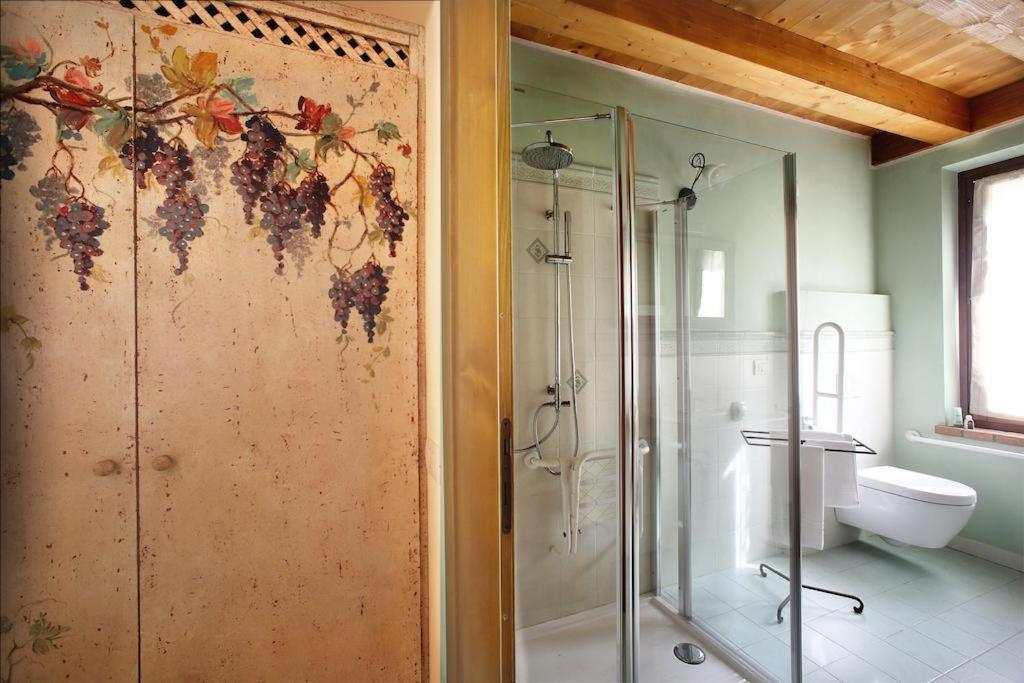 Double Room with Balcony - Photo 4
