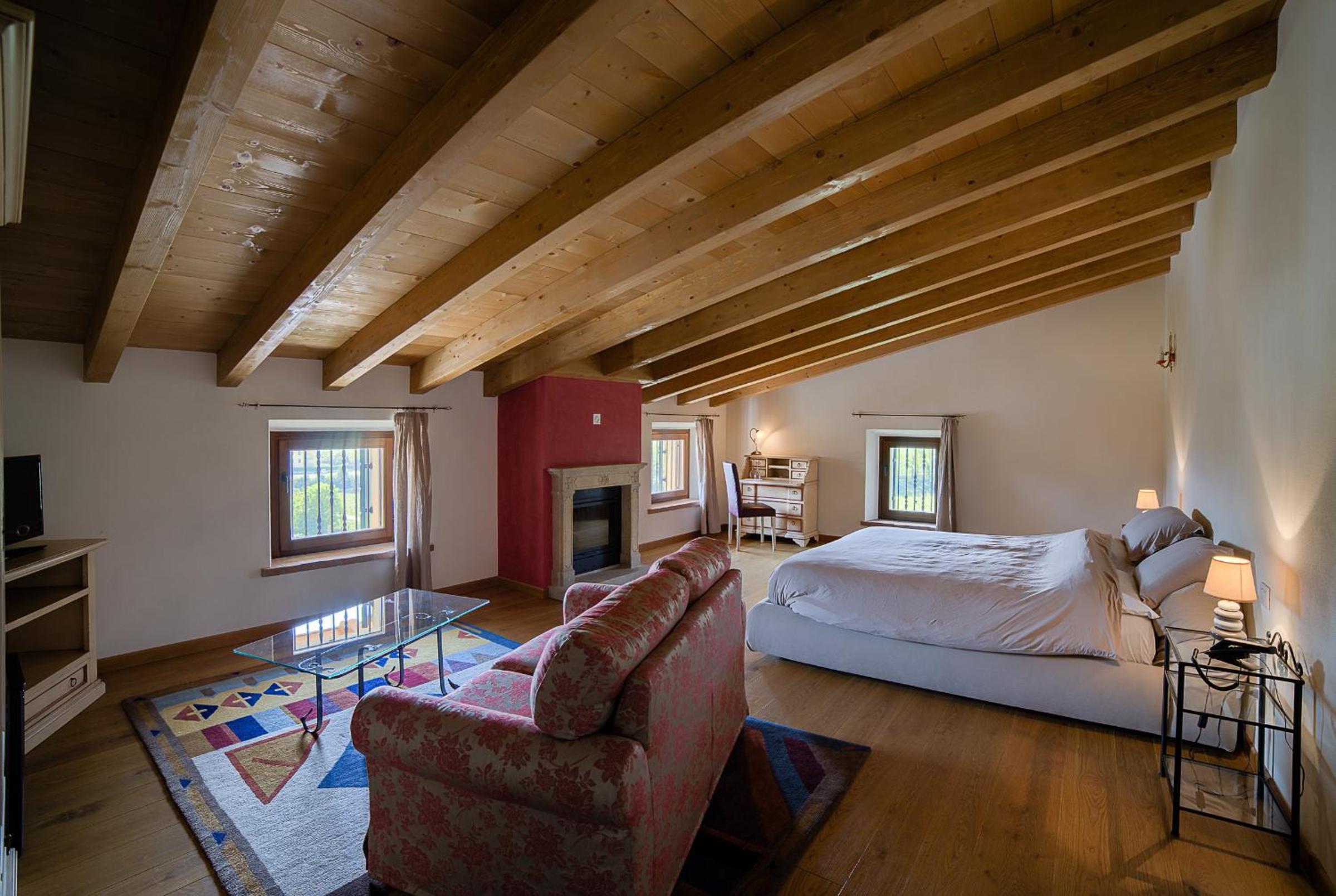 Deluxe Junior Suite - Photo 4