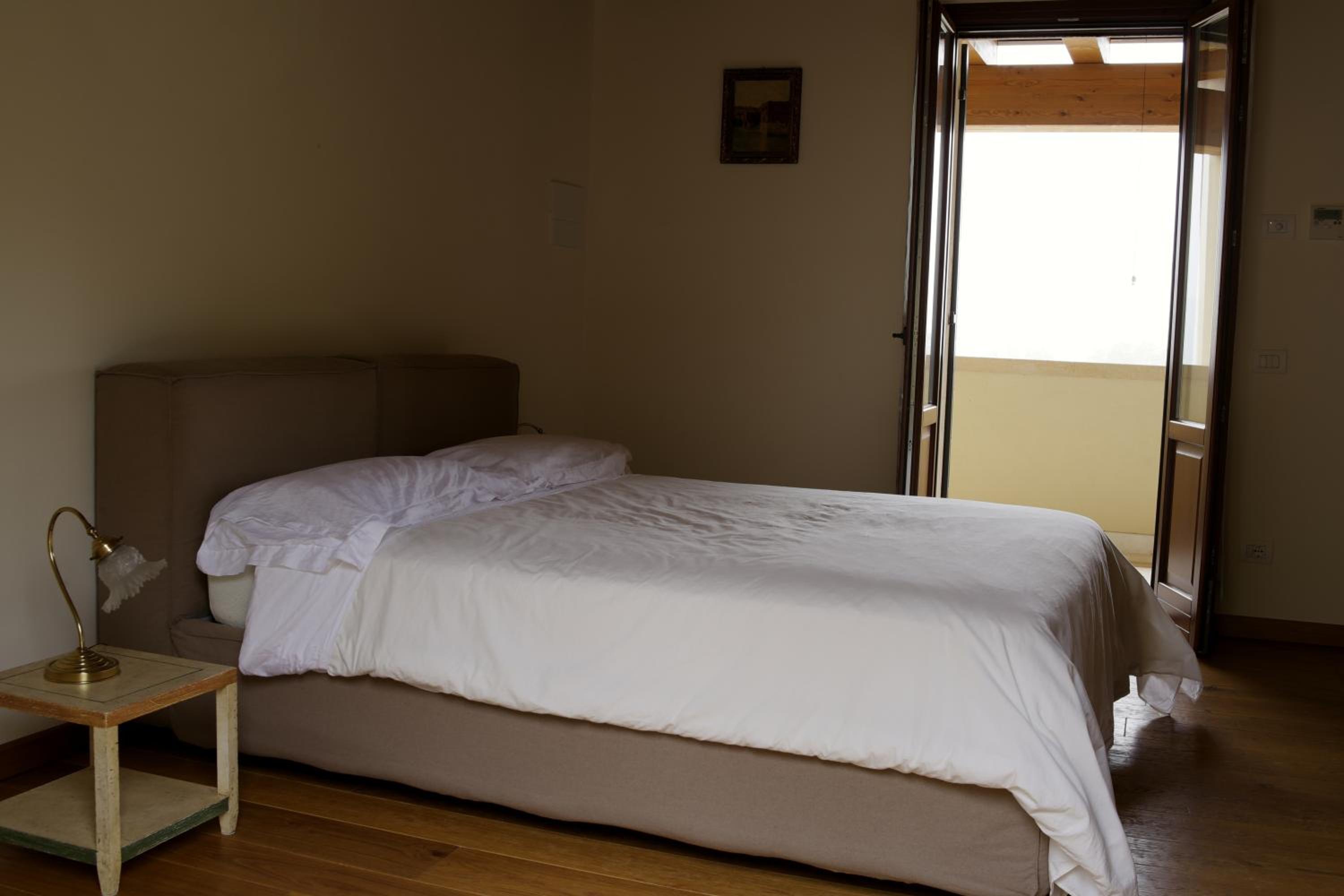 Double Room with Balcony - Photo 1