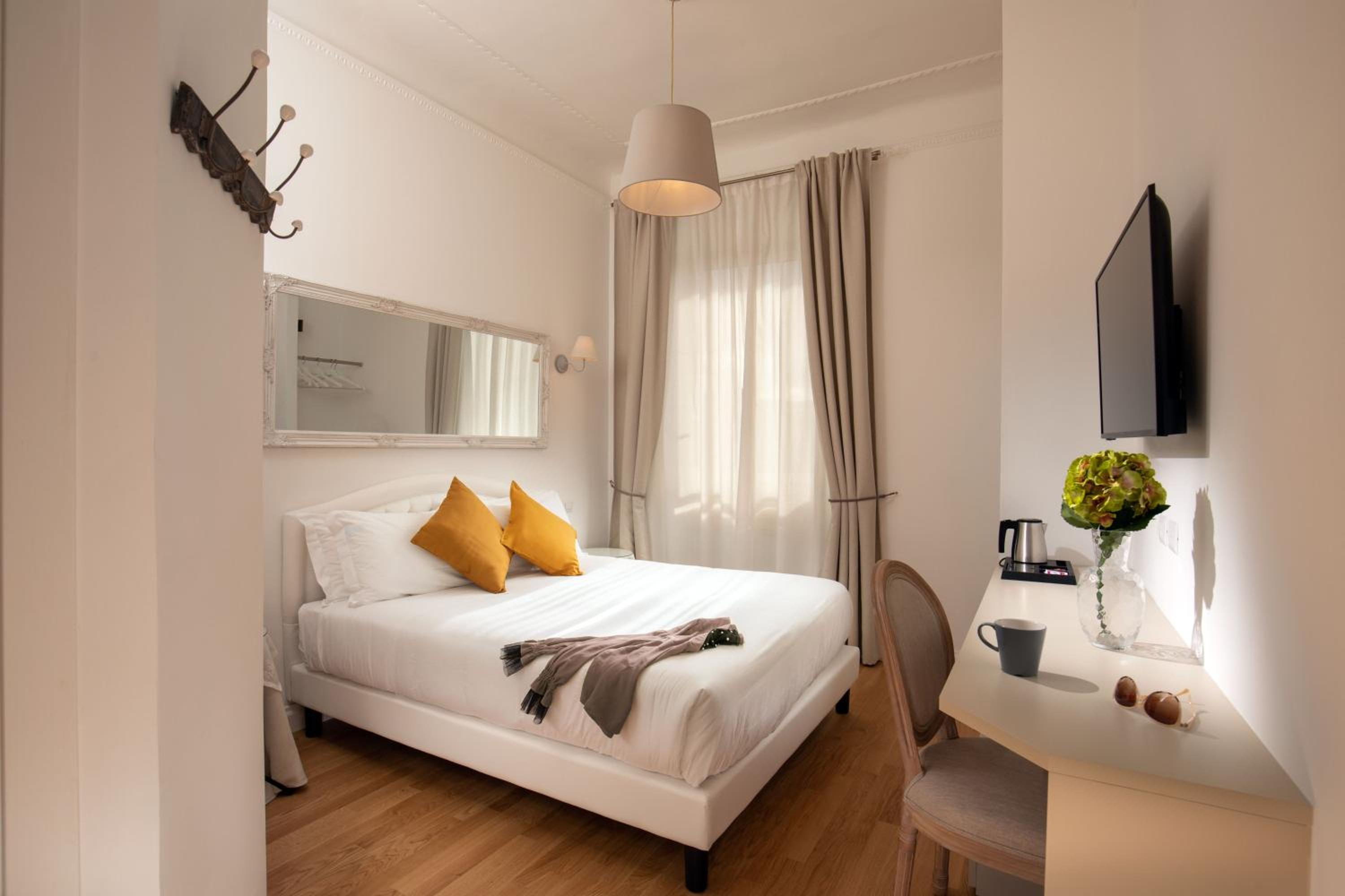Standard Double Room photo 3
