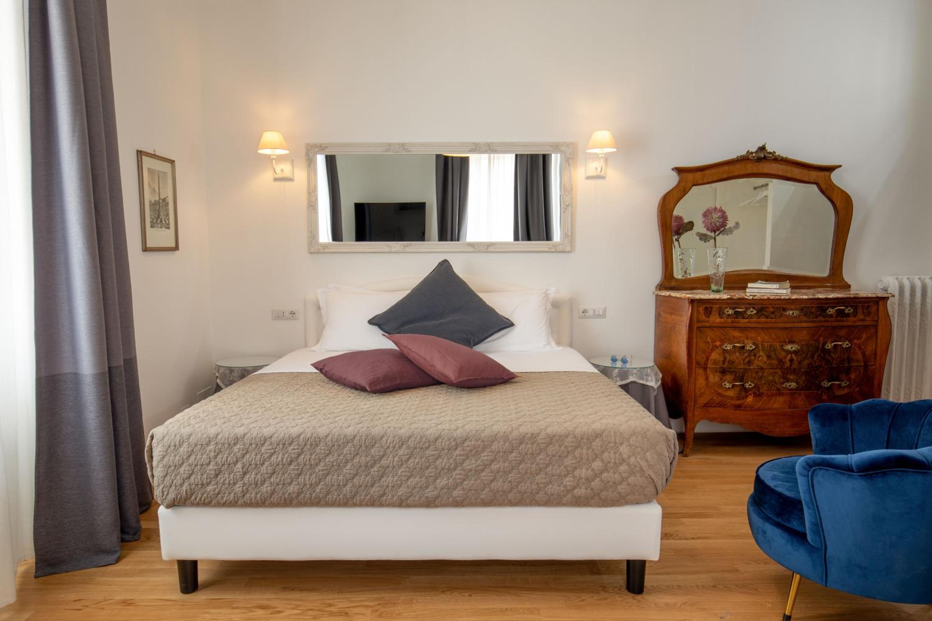 Deluxe Double Room photo 3