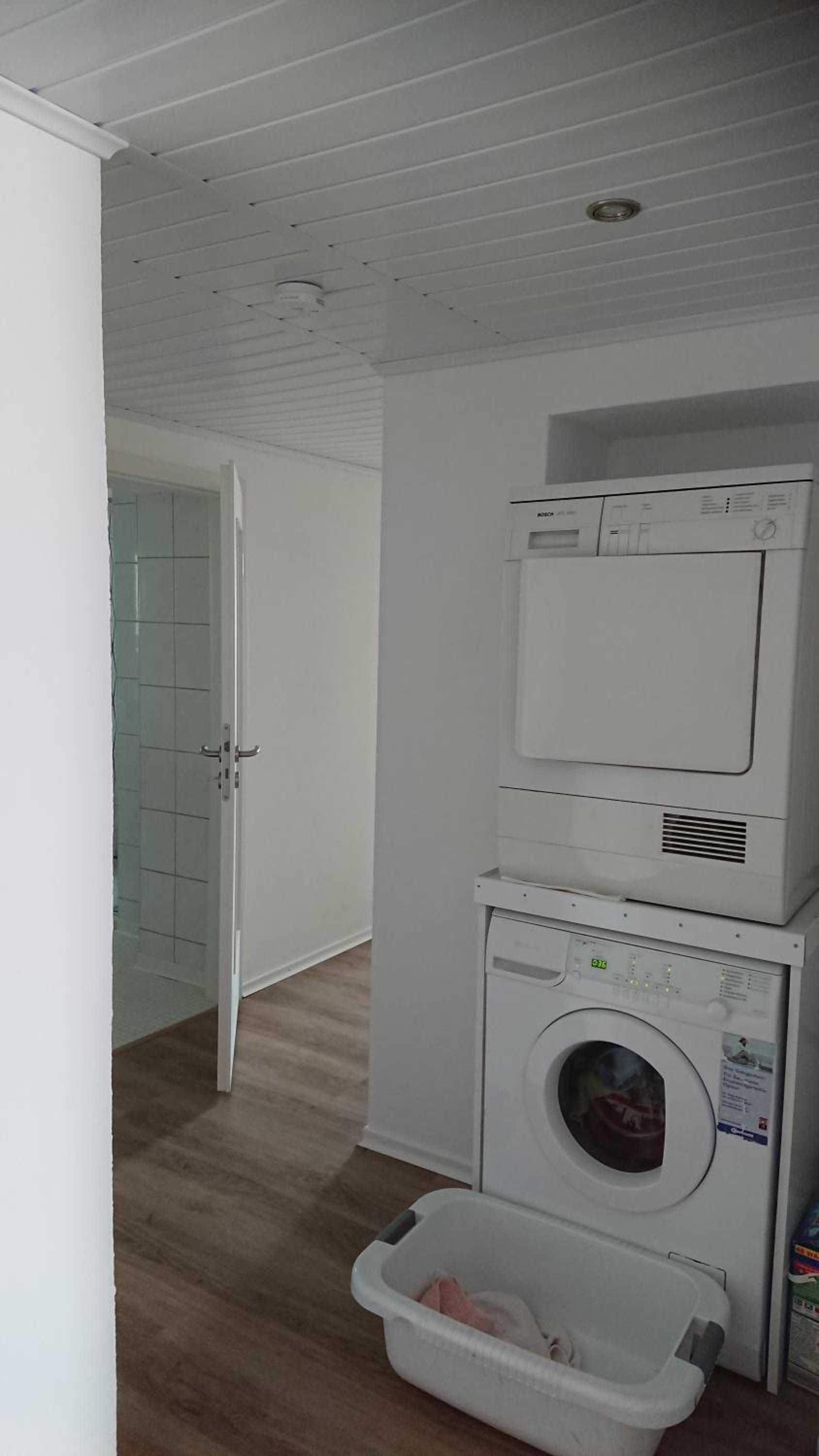 Apartment with Shower - Photo 14
