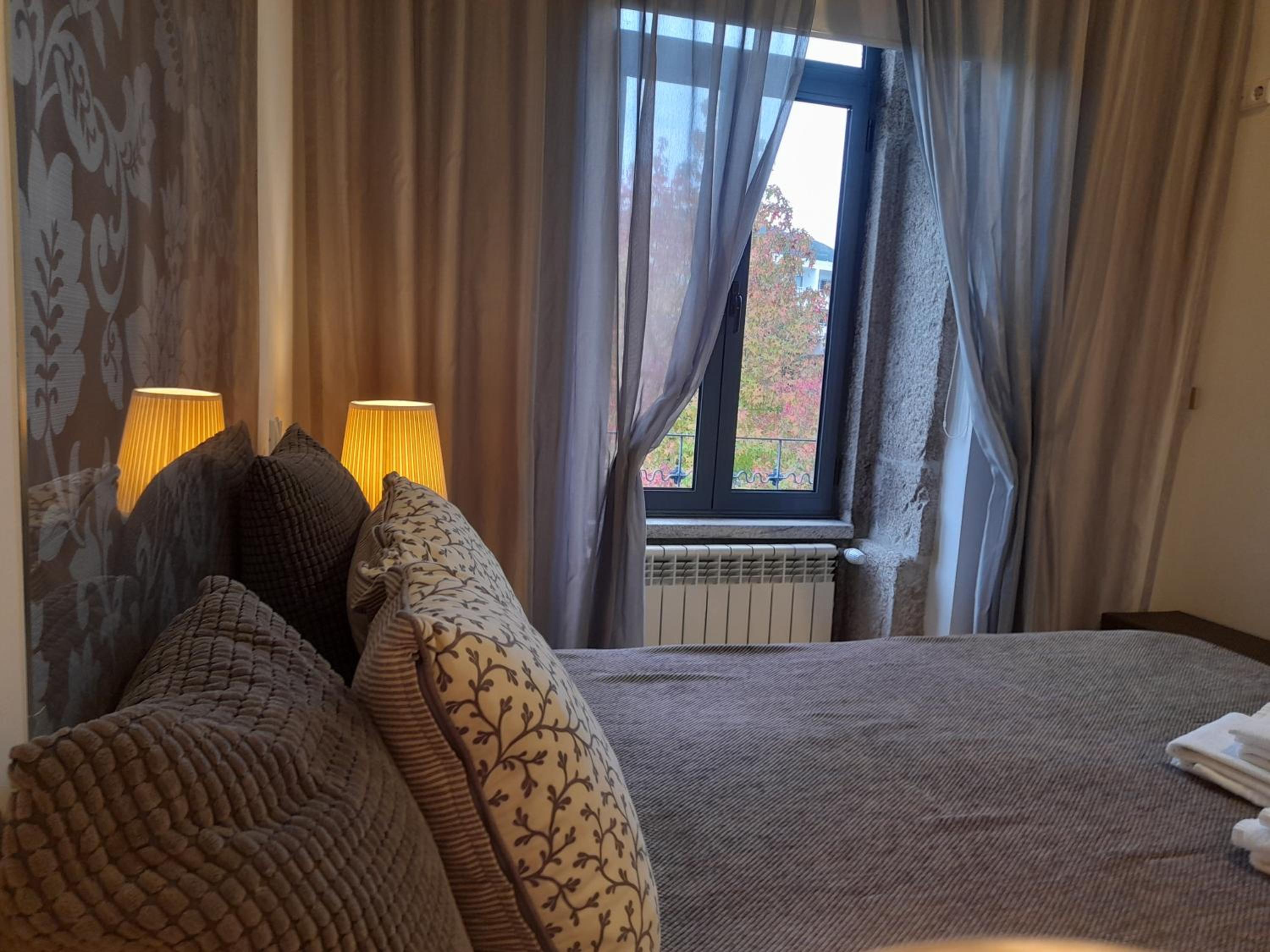 Double Room with Private Bathroom - Photo 9