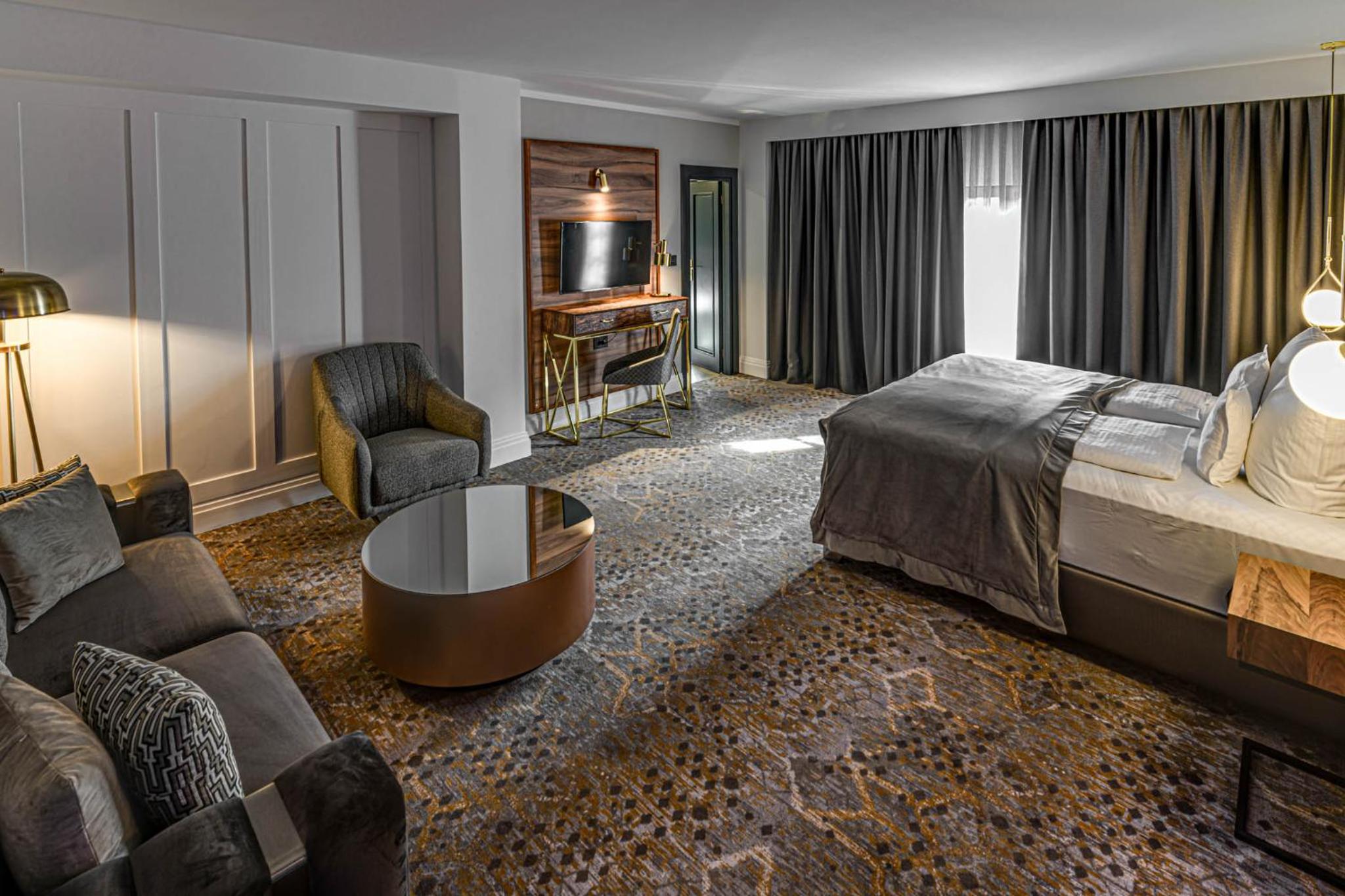 Deluxe Double or Twin Room - Photo 5