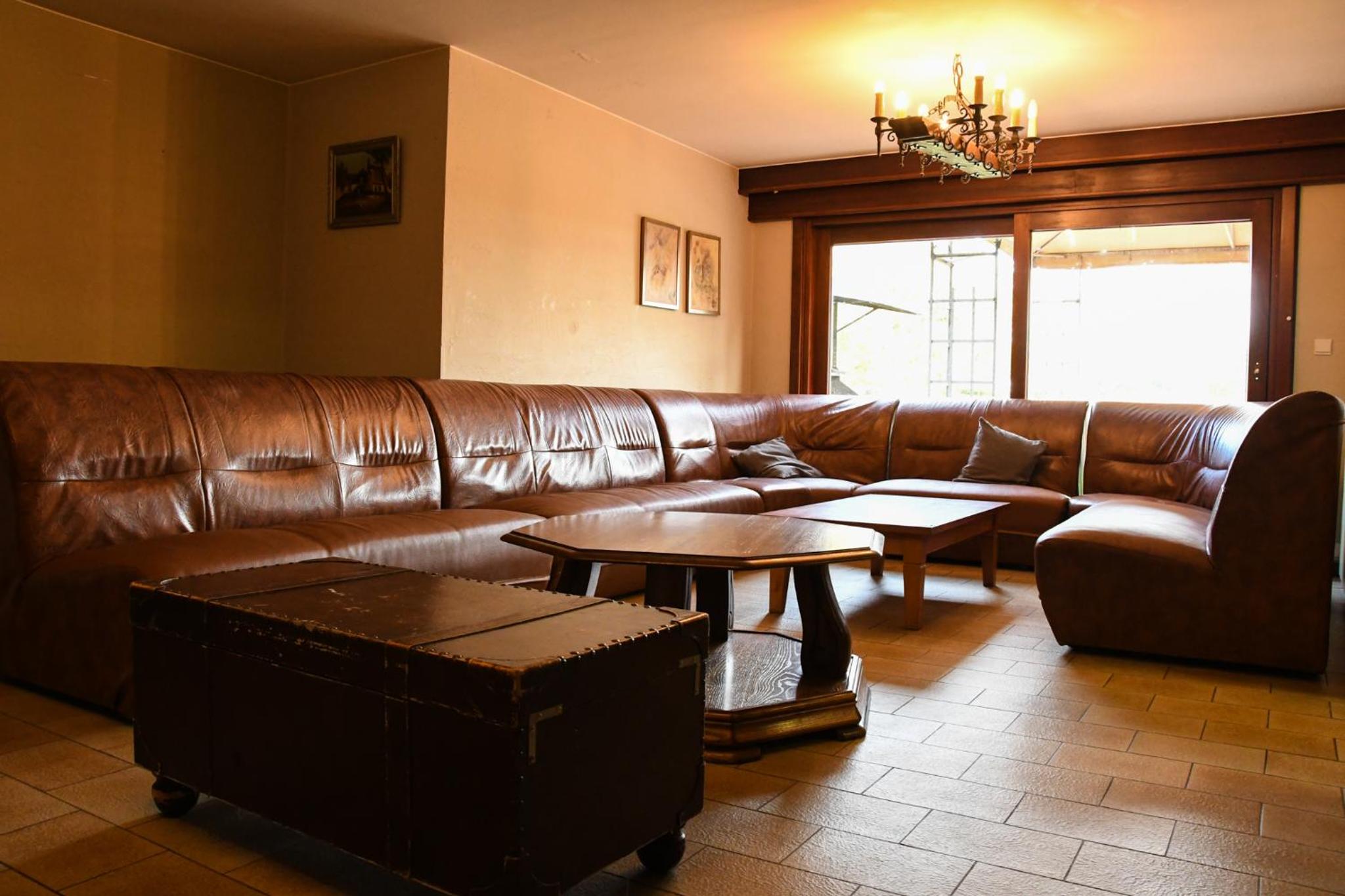 Six-Bedroom House photo 1