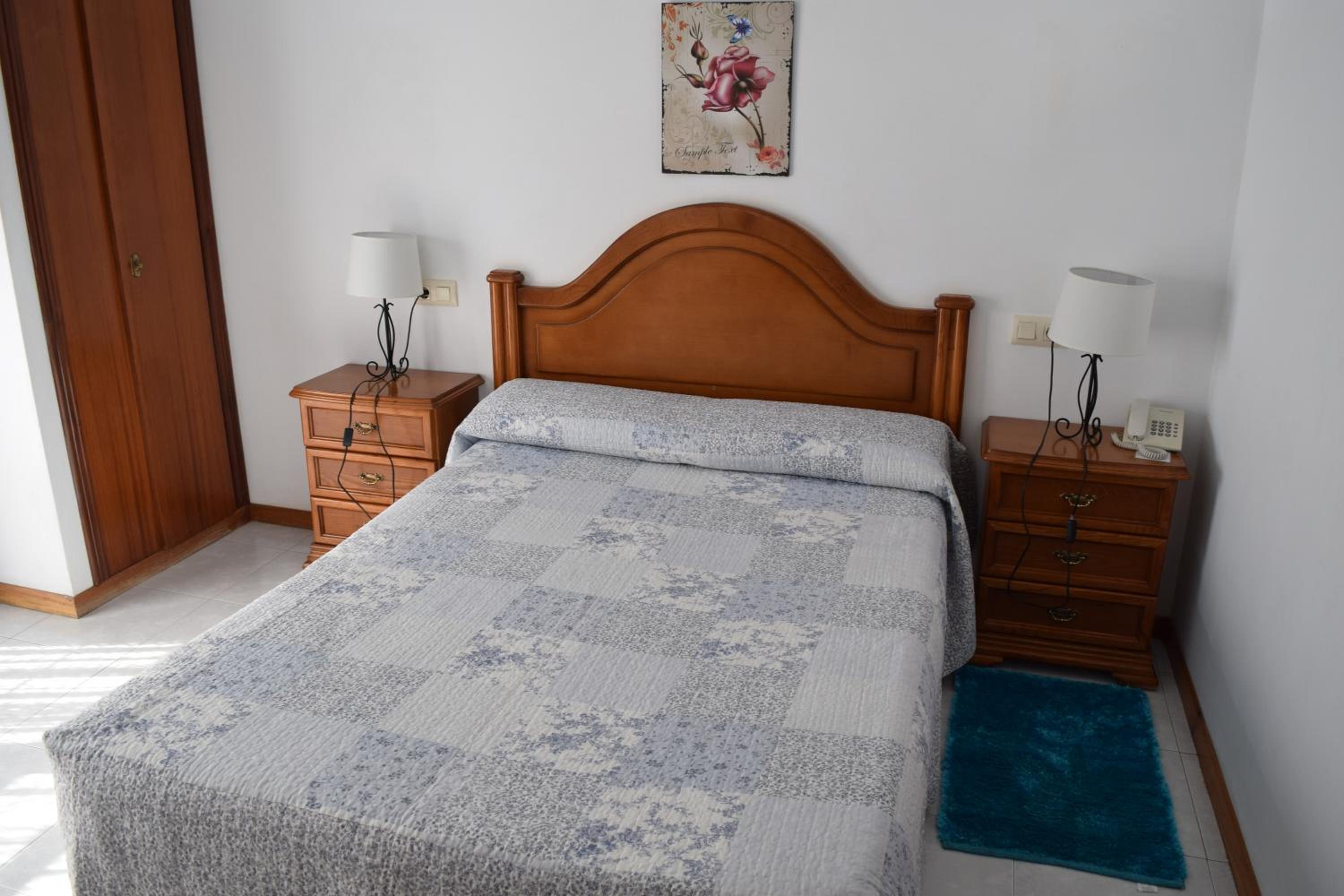Large Double Room - Photo 4