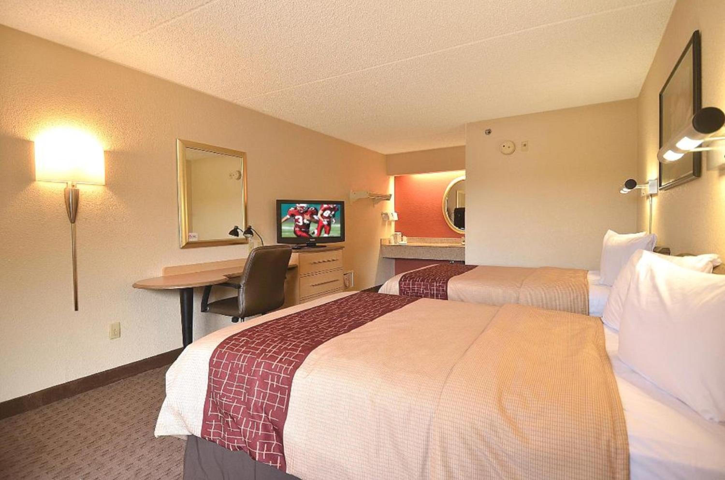 Deluxe Room with Two Double Beds Smoke Free - Photo 3
