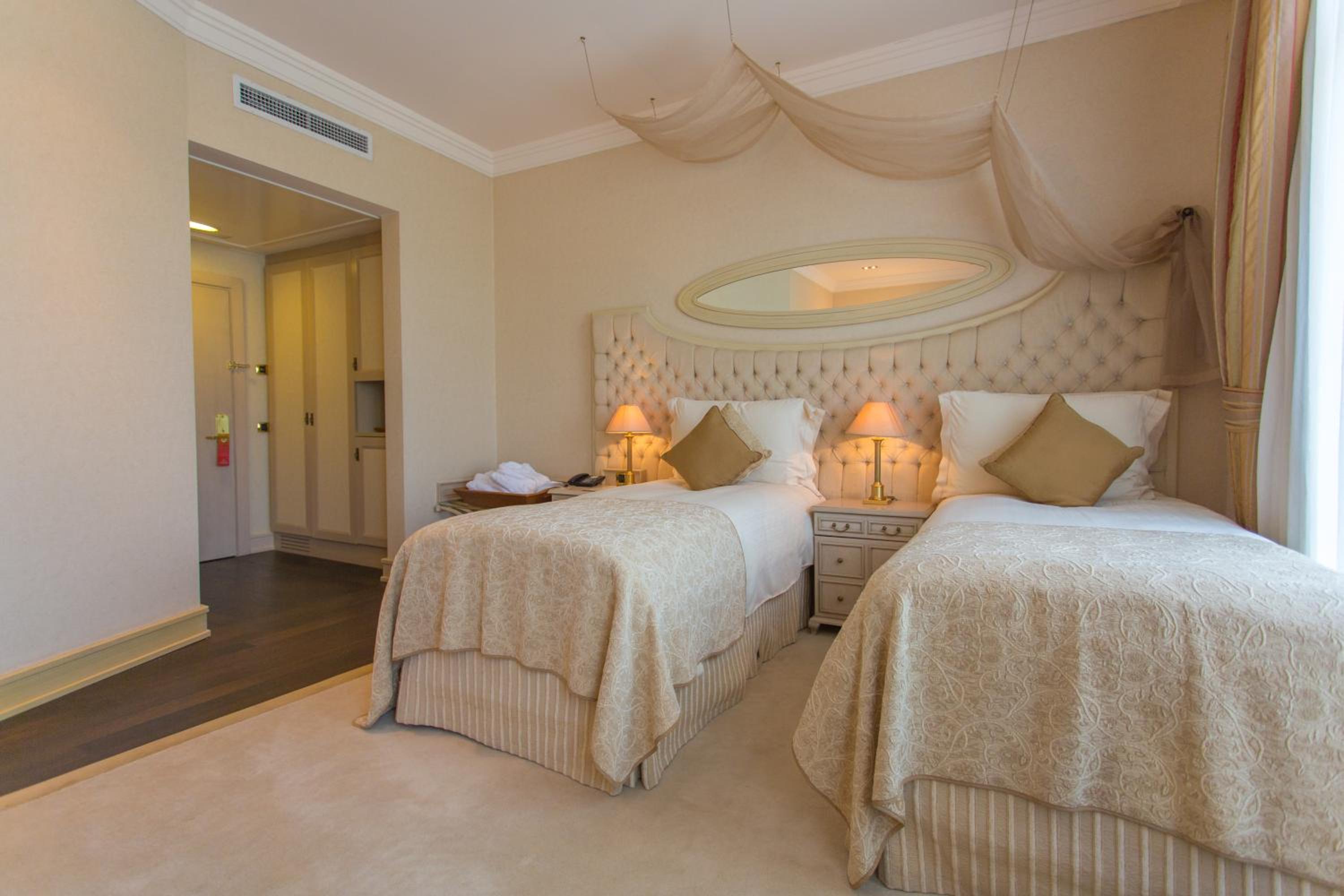 Deluxe Twin Room photo 1