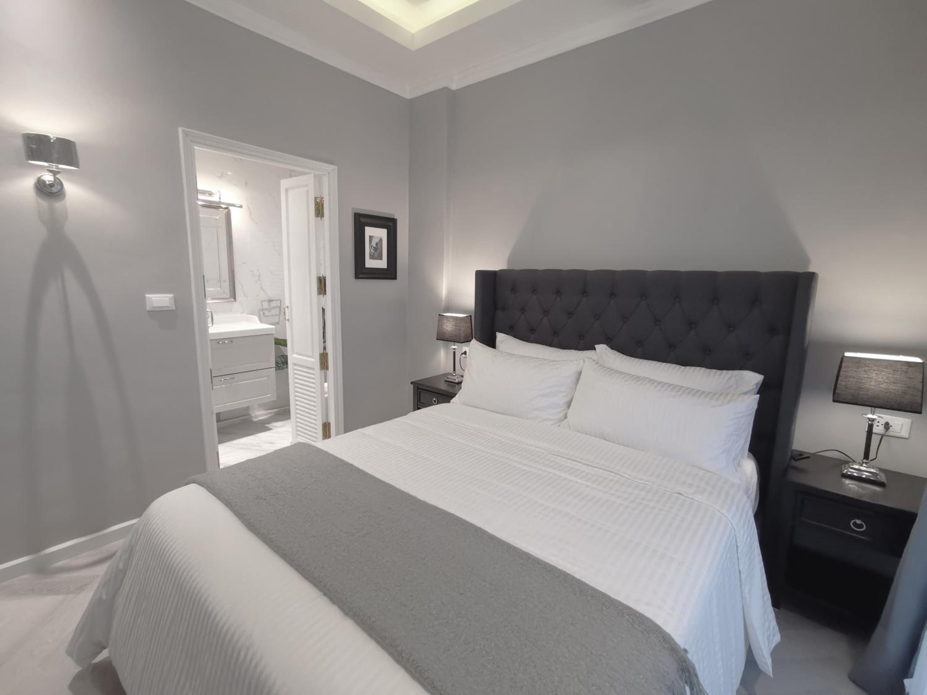 Deluxe Double Room with Balcony photo 2