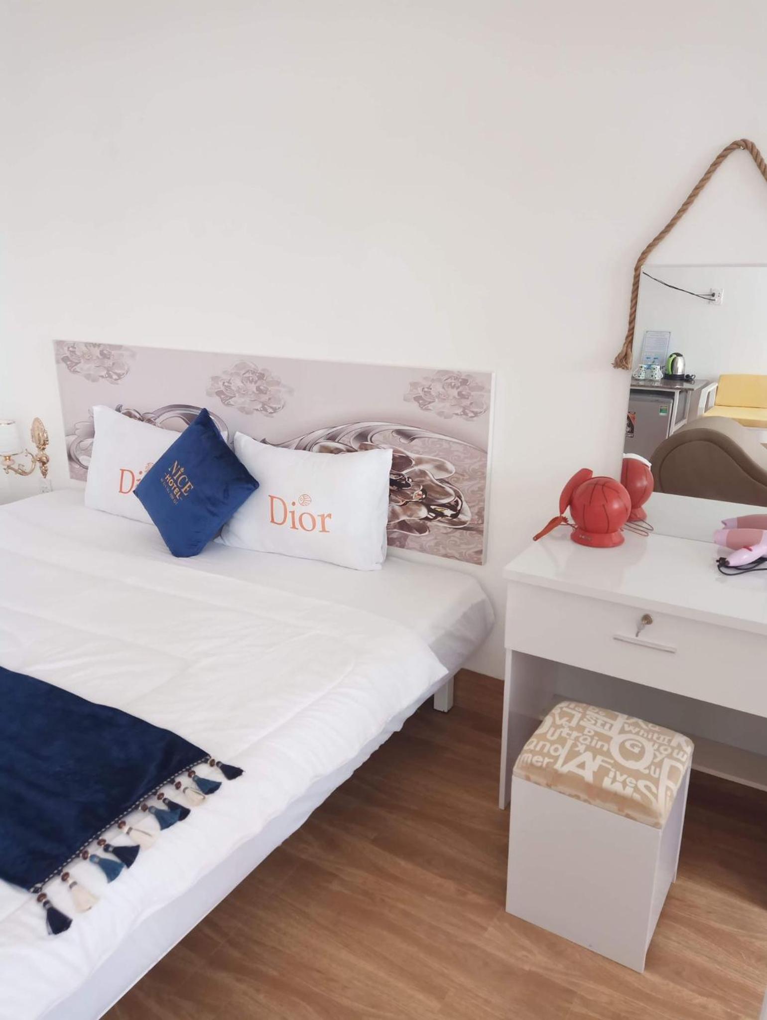 Standard Double Room - Photo 7