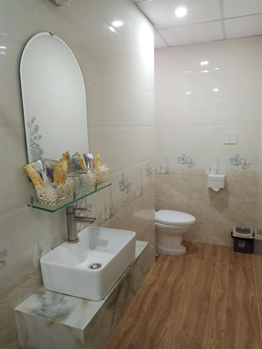 Standard Double Room - Photo 8