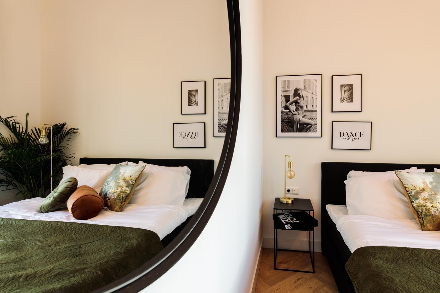 Deluxe King Room - Photo 1