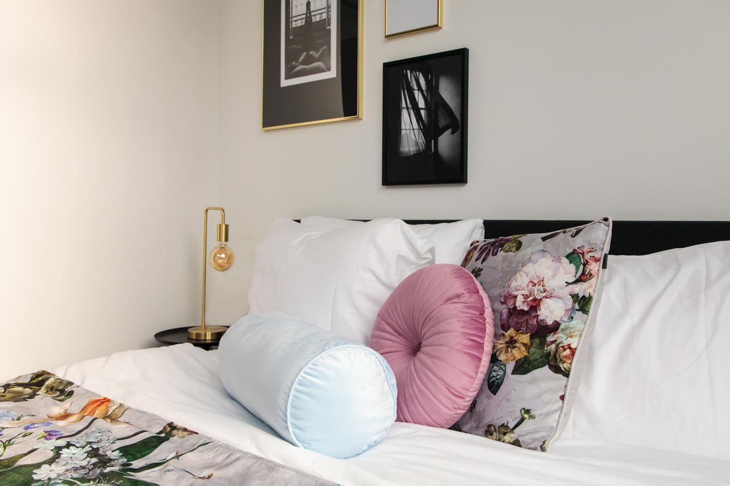 Deluxe King Room - Photo 3