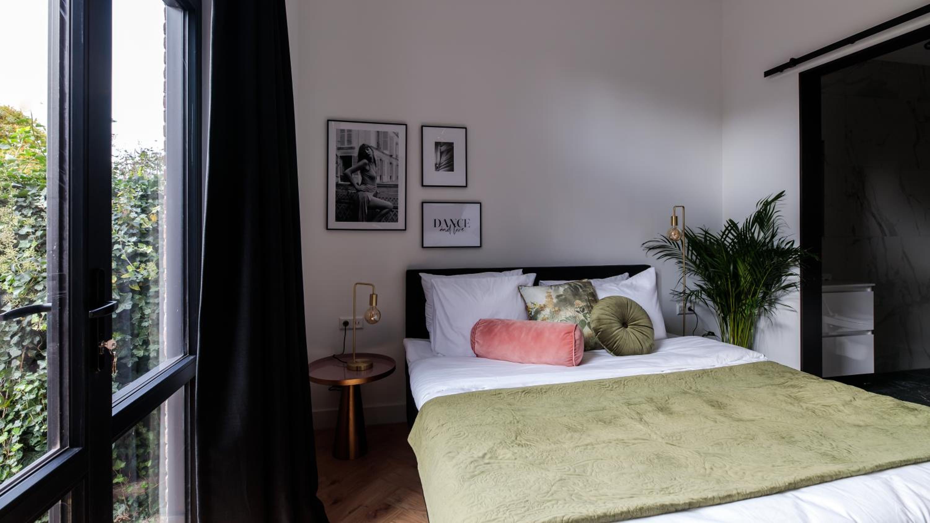 Deluxe Double Room with Balcony - Photo 1