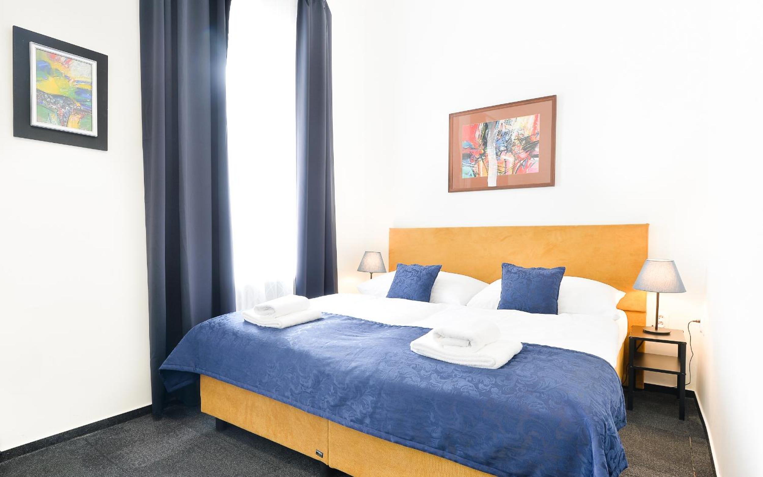 Double Room - Photo 6