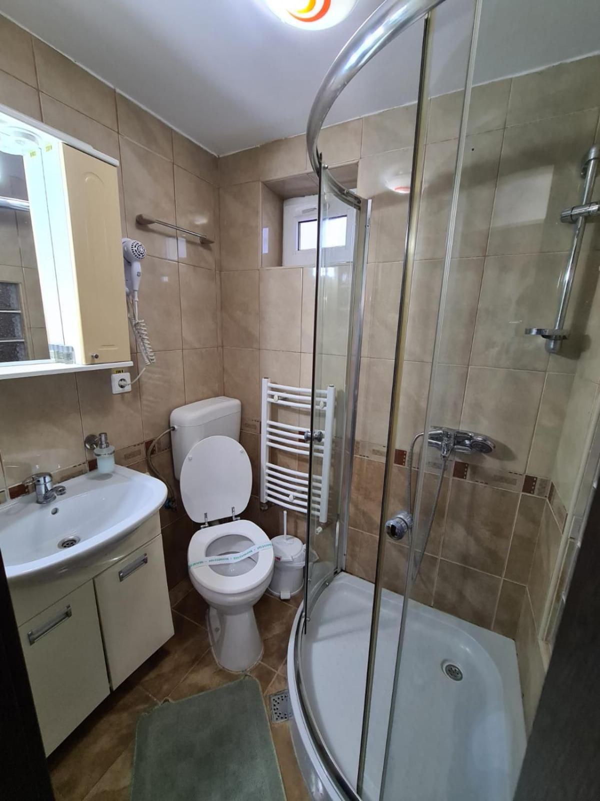 Small Double Room - Photo 5