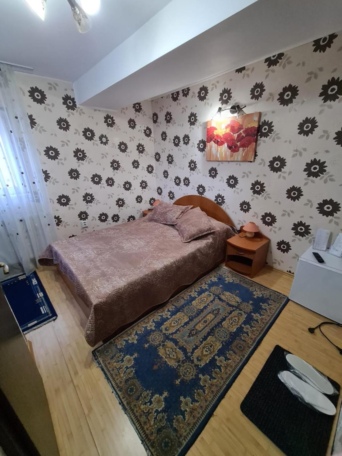 Small Double Room - Photo 4