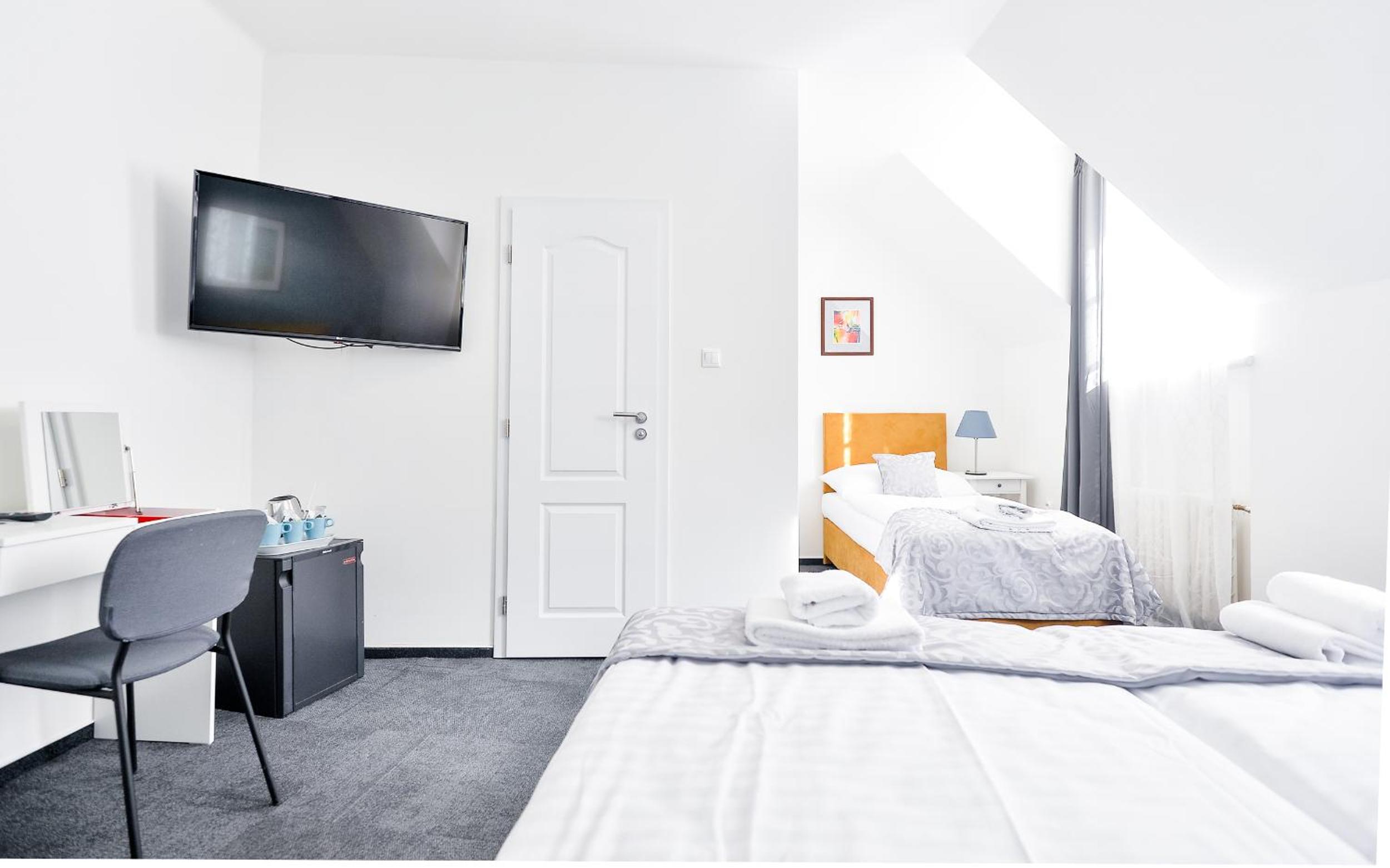 Triple Room - Photo 7
