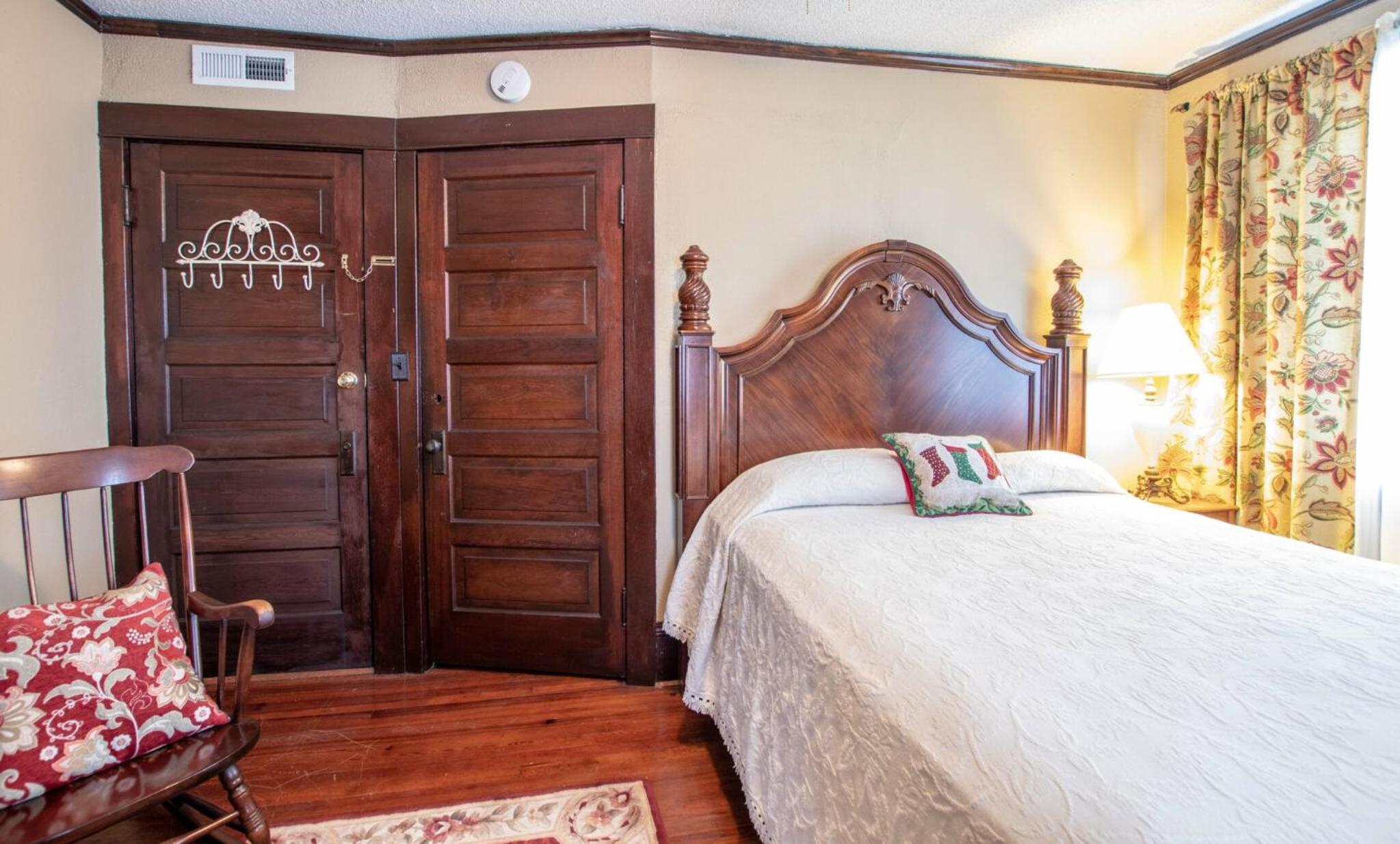 Queen Suite photo 3