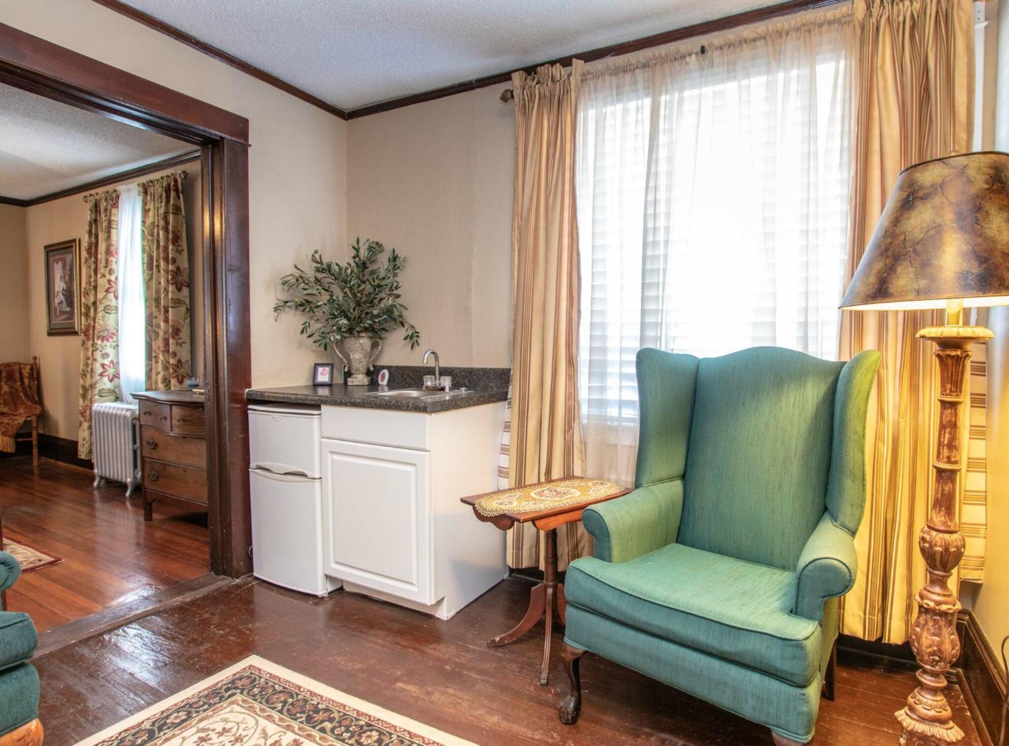 Queen Suite photo 1