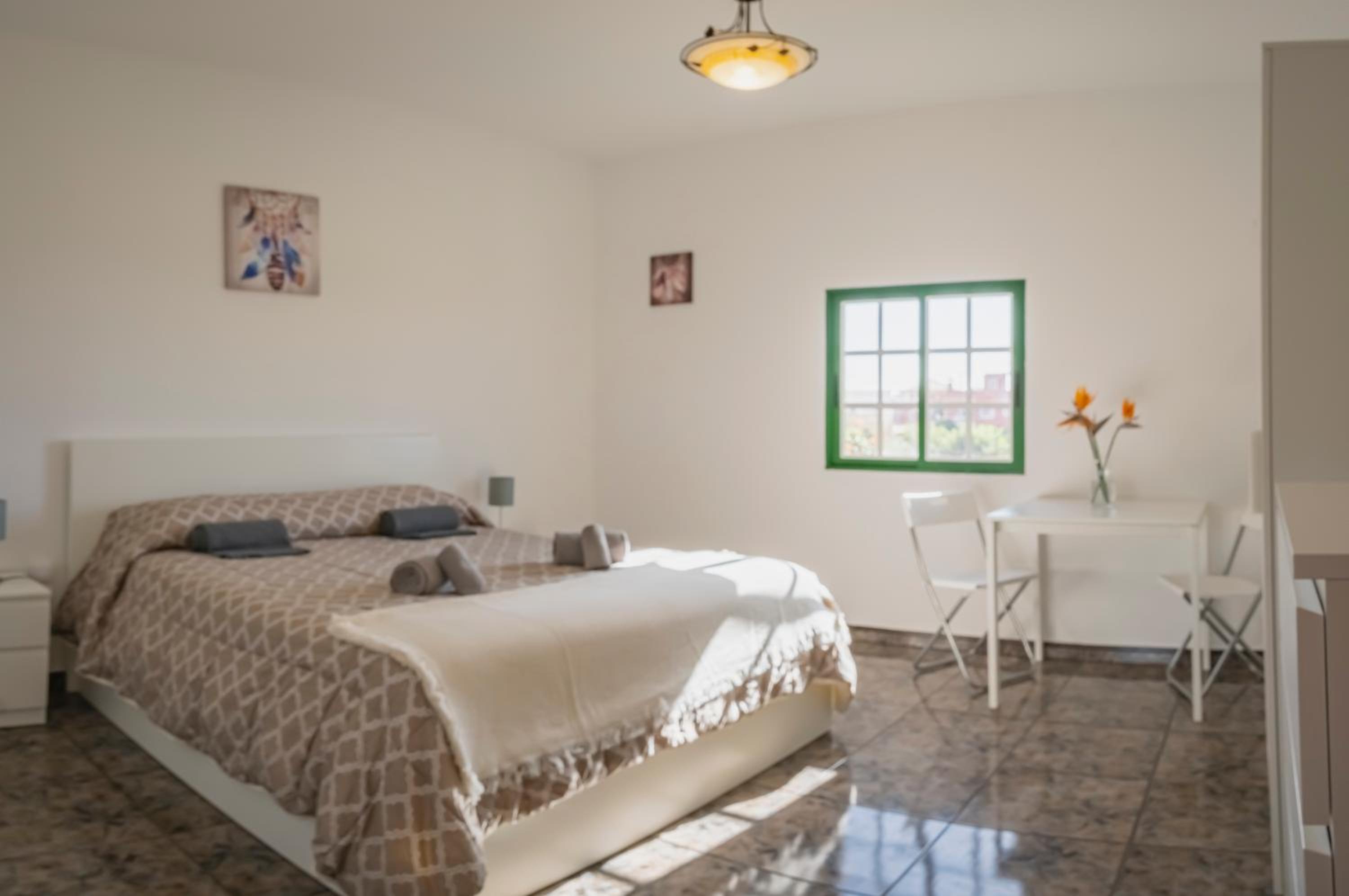 Standard Queen Room photo 2